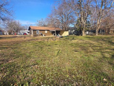 1304/1306 West End Avenue Clarksville TX 75426