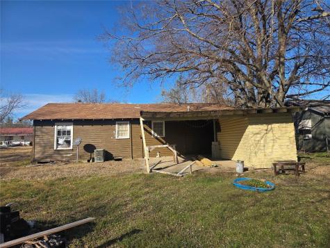 1304/1306 West End Avenue Clarksville TX 75426