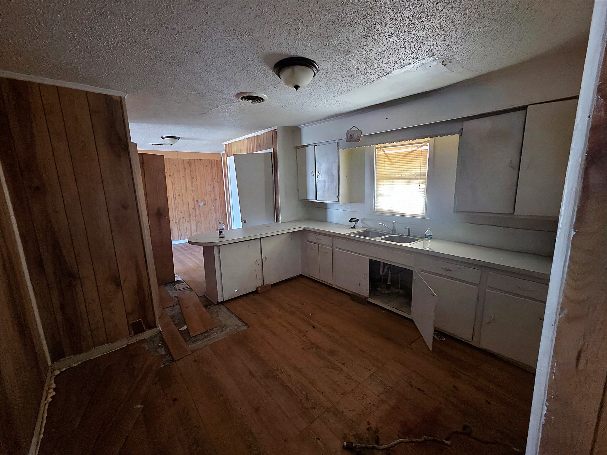 1304/1306 West End Avenue Clarksville TX 75426
