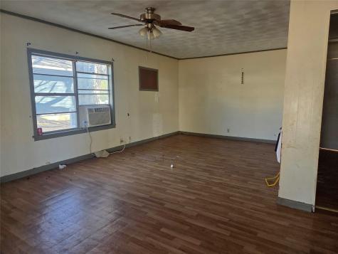 1304/1306 West End Avenue Clarksville TX 75426