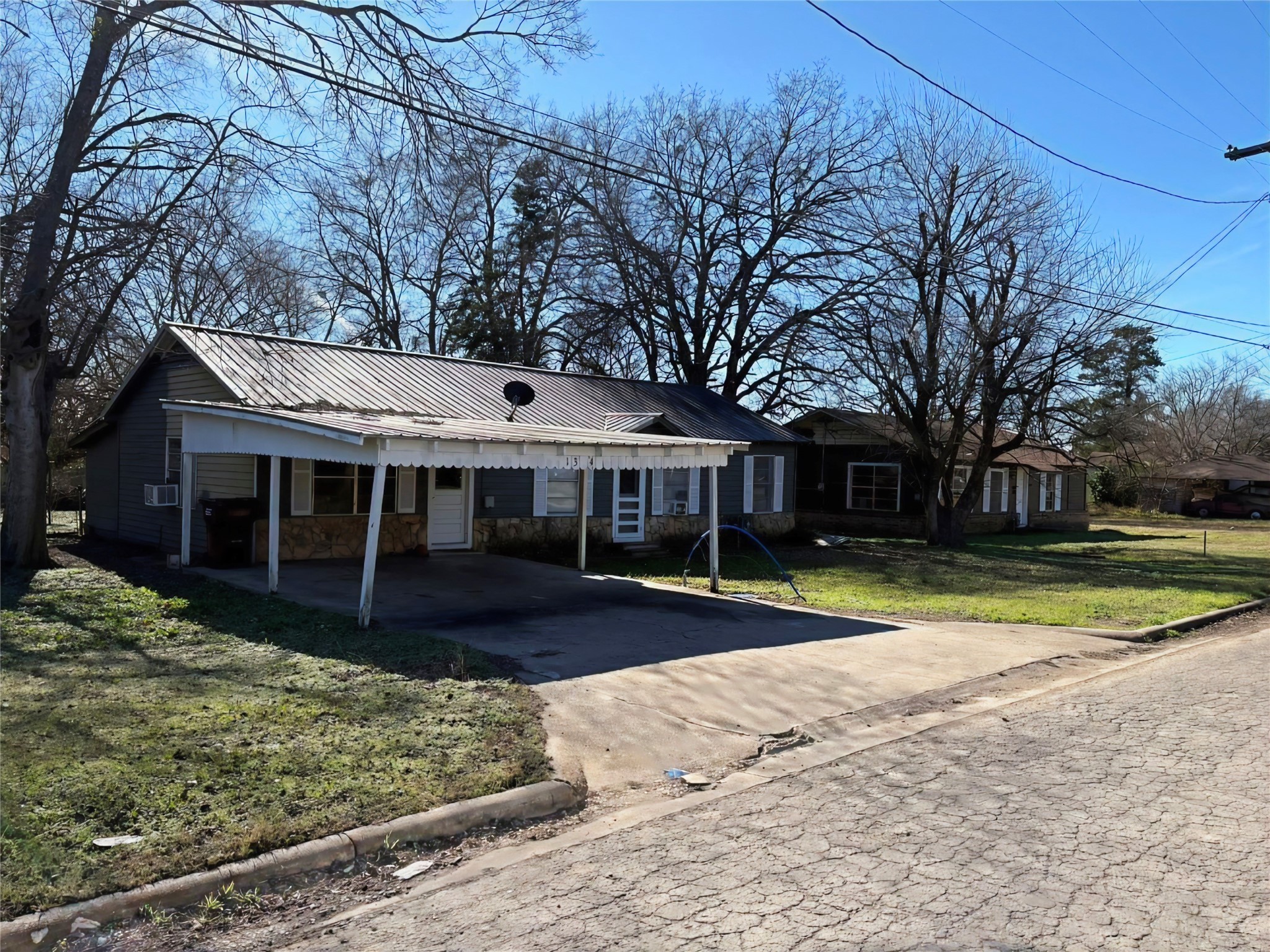 1304/1306 West End Avenue Clarksville TX 75426
