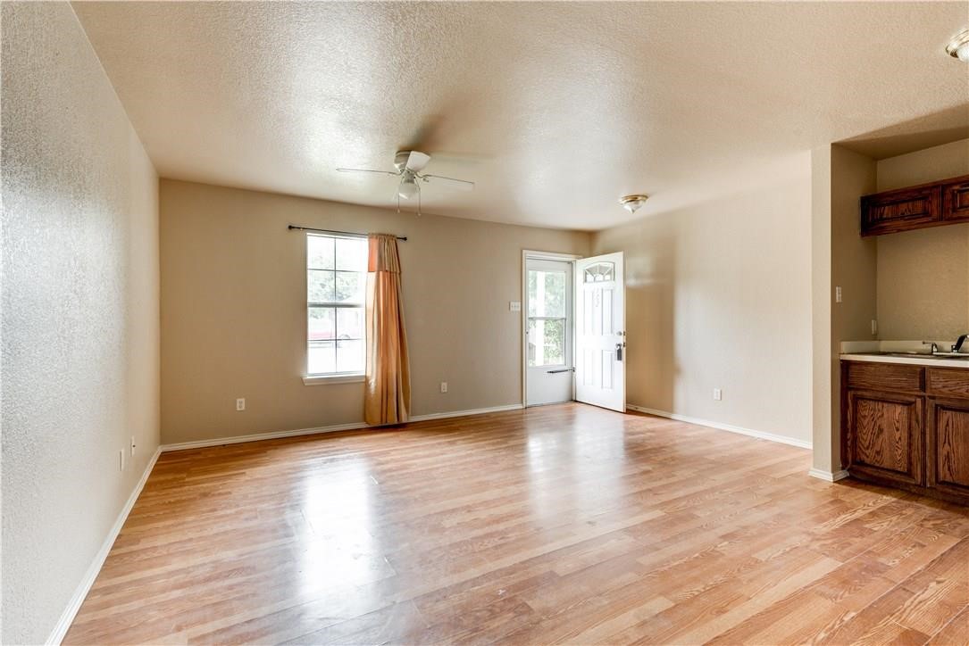3100 Hale Avenue Fort Worth TX 76106