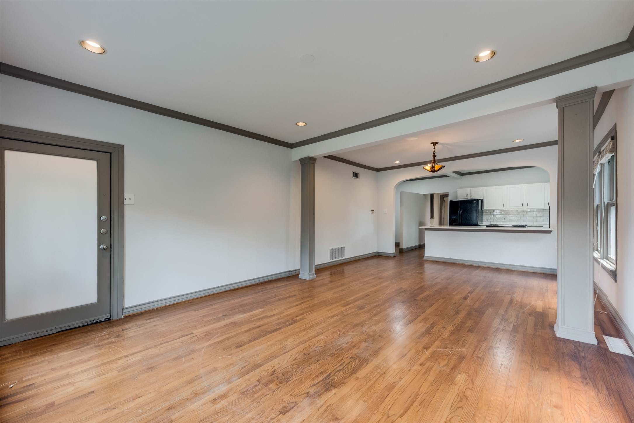 4512 Swiss Avenue Dallas TX 75204