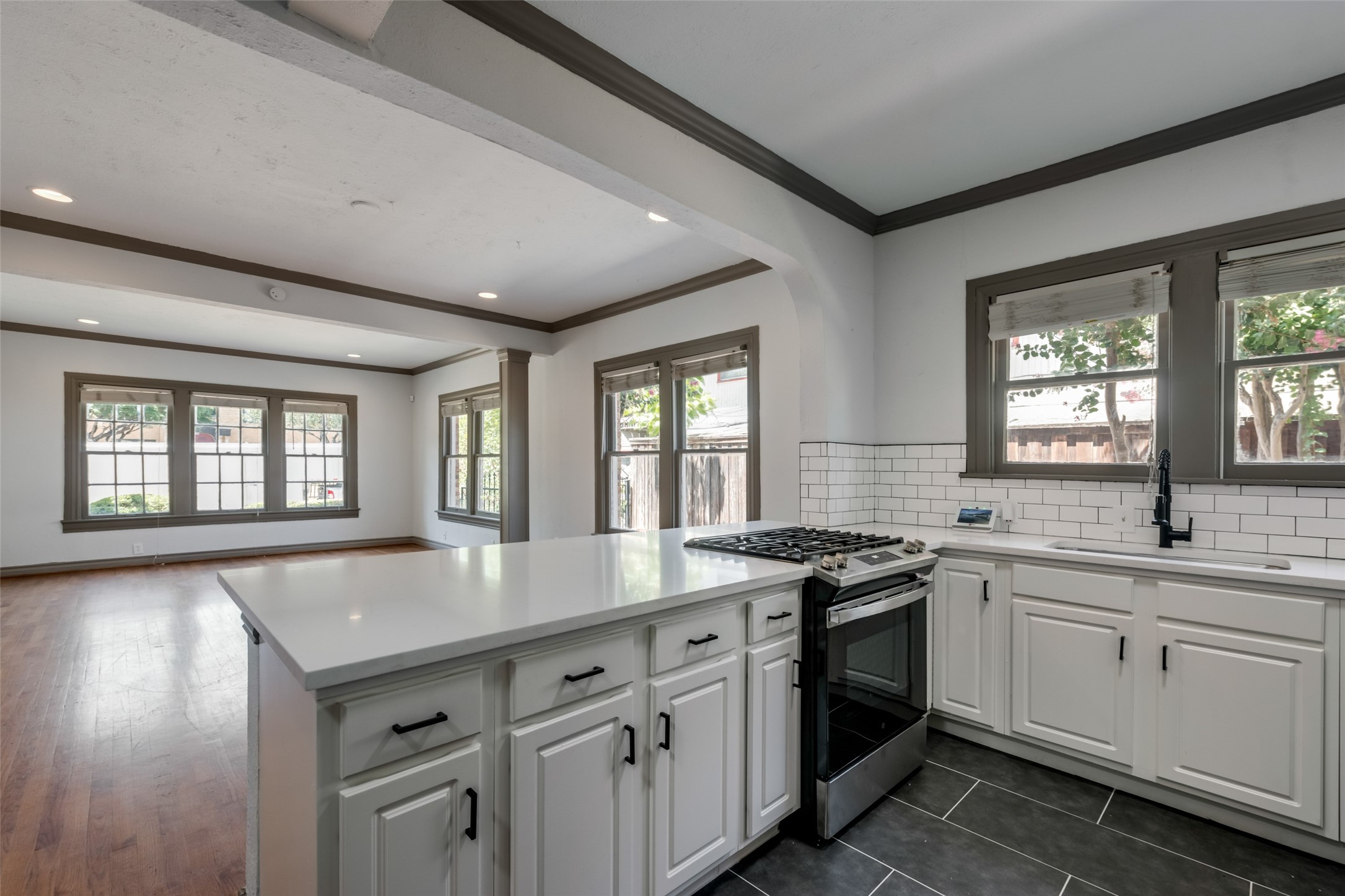 4512 Swiss Avenue Dallas TX 75204