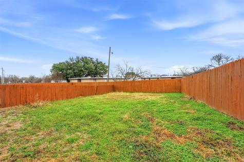 709 W Madison Street Ennis TX 75119