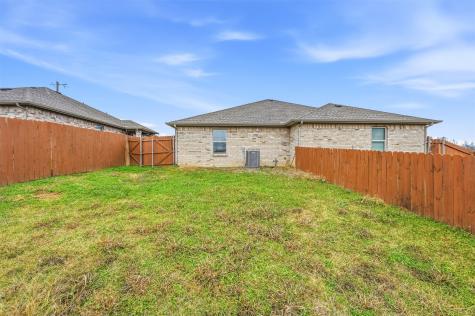 709 W Madison Street Ennis TX 75119