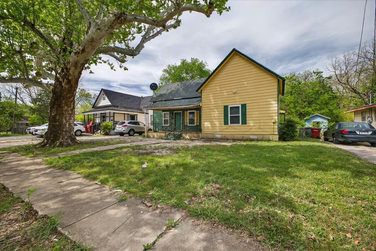 724 S Elm Street Sherman TX 75090