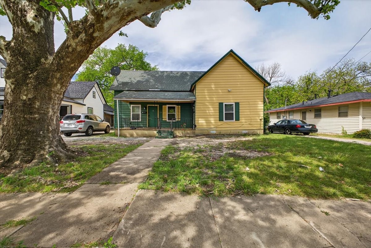 724 S Elm Street Sherman TX 75090