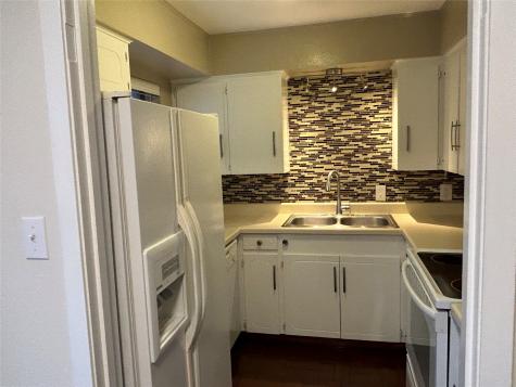 3811 Holland Avenue Dallas TX 75219