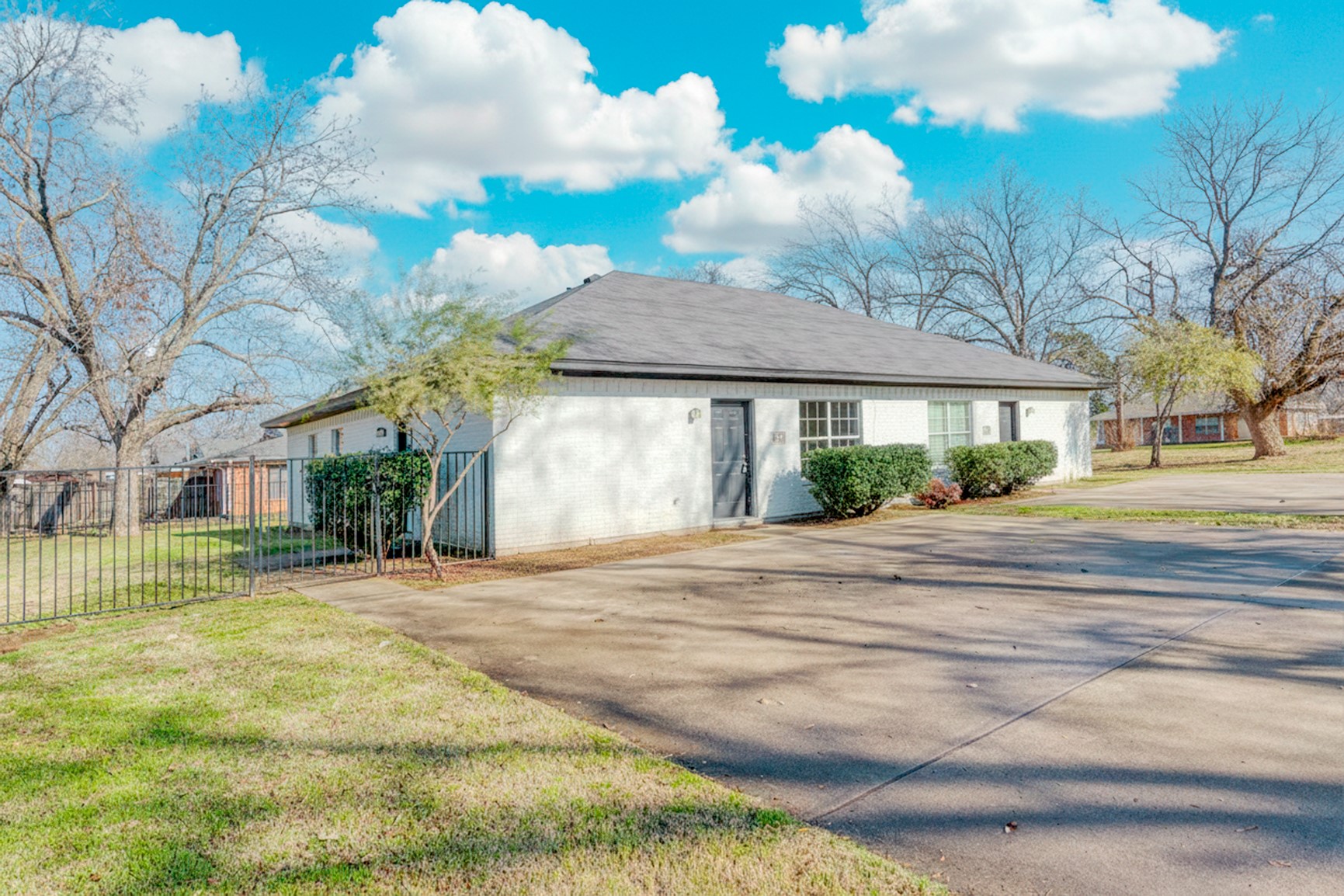 216 & 220 E Walcott Street Pilot Point TX 76258