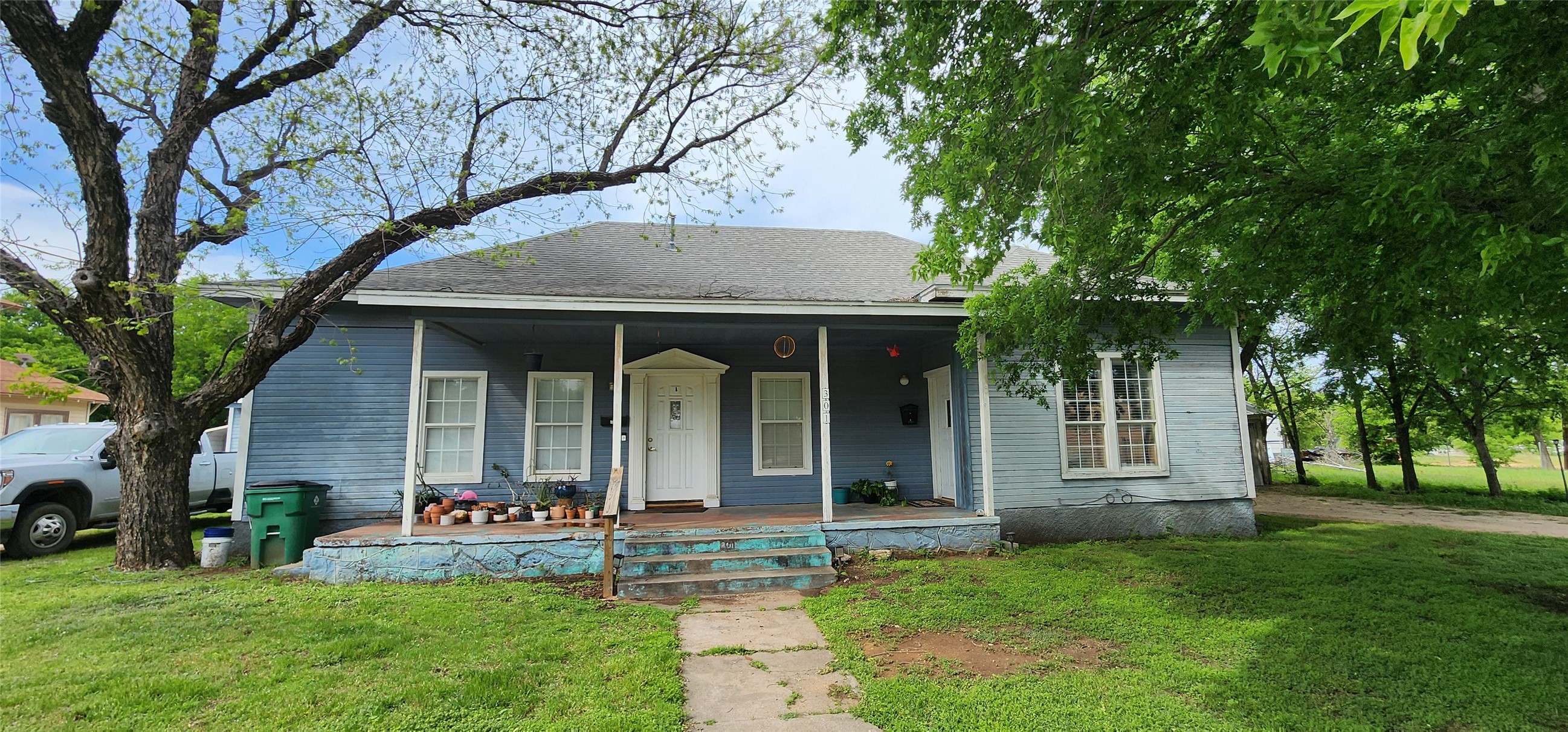 301 W Patterson Street W Eastland TX 76448