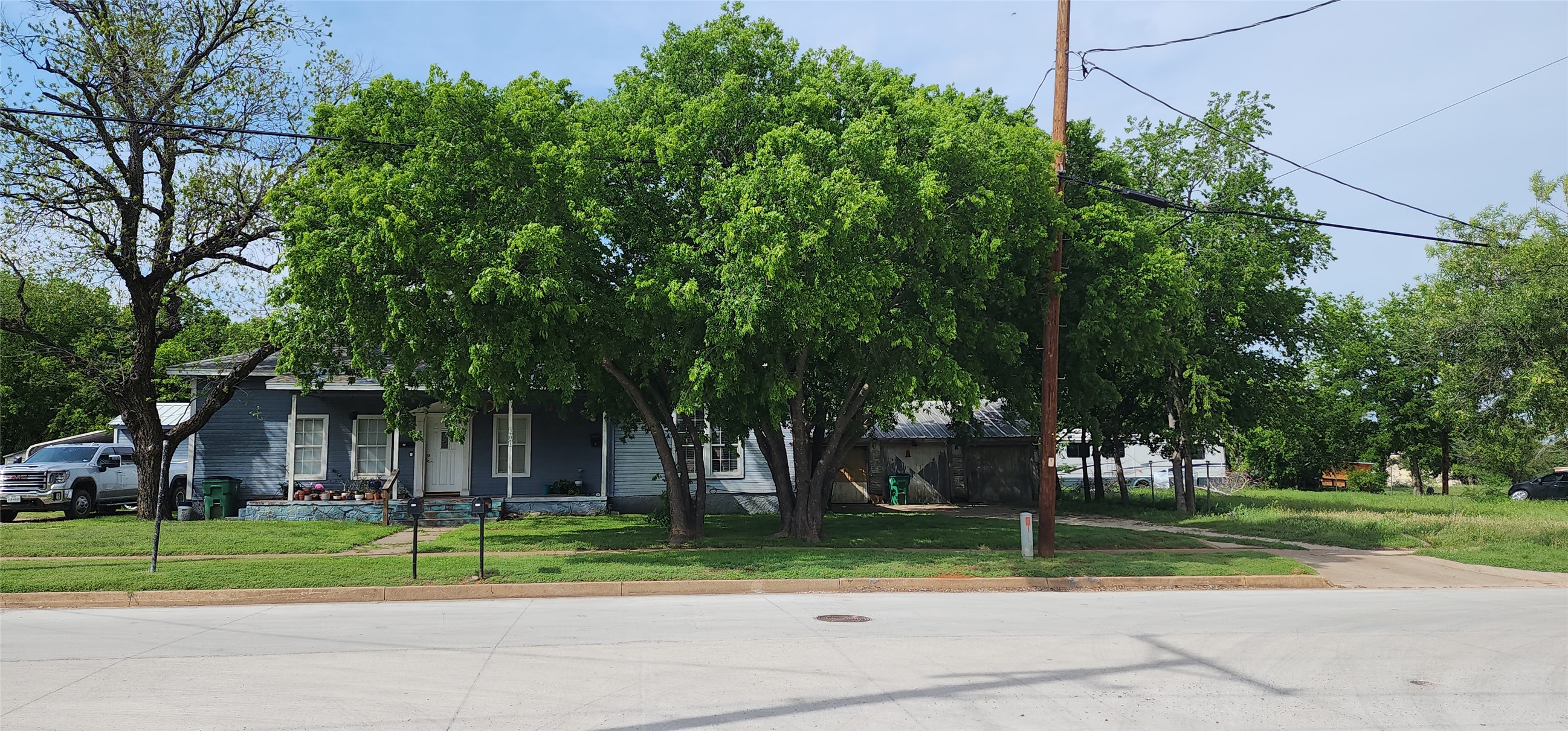301 W Patterson Street W Eastland TX 76448