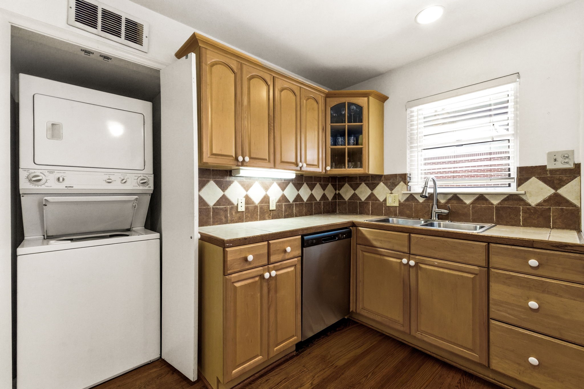 6524 Ravendale Lane Dallas TX 75214
