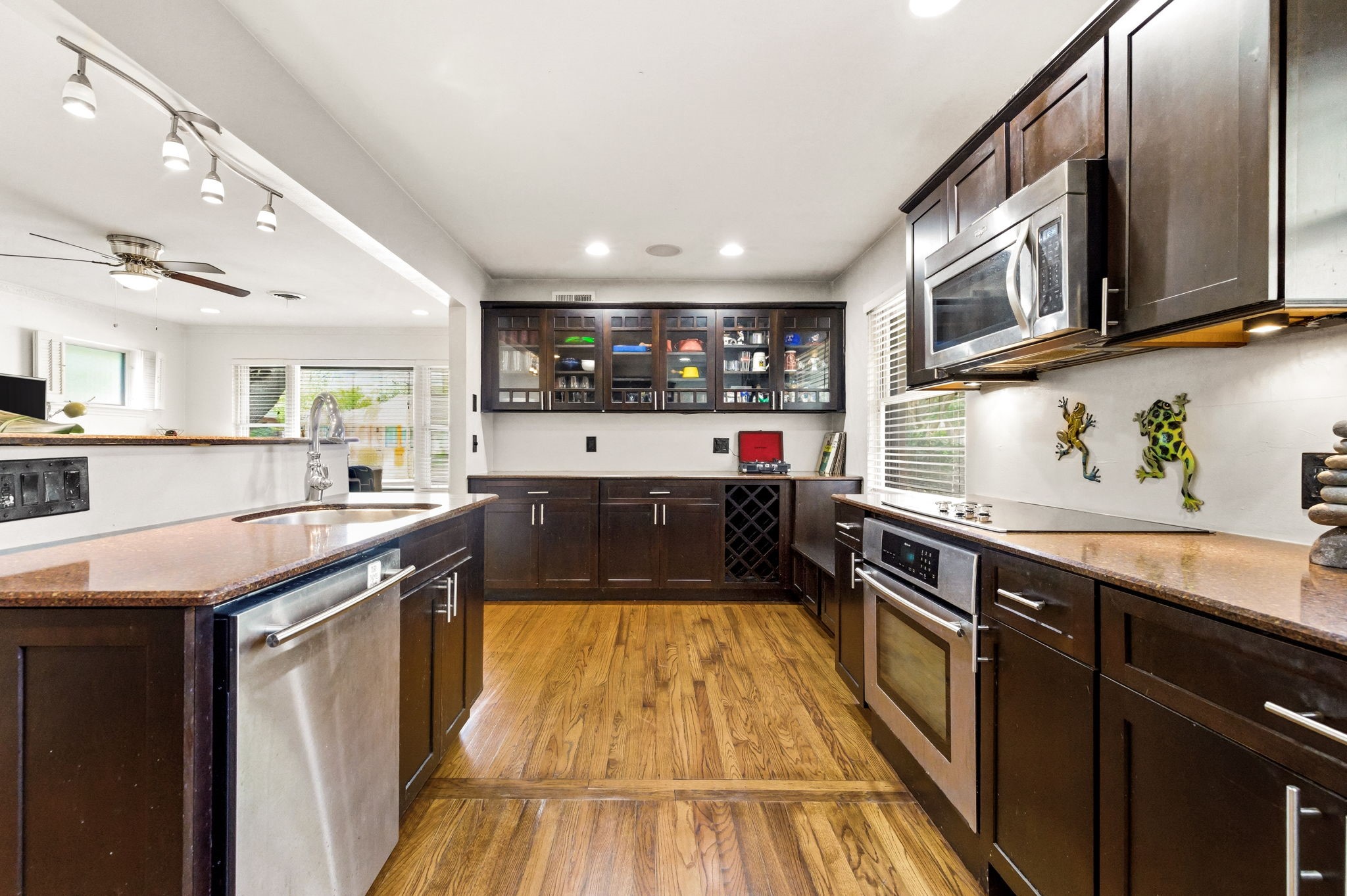 6524 Ravendale Lane Dallas TX 75214