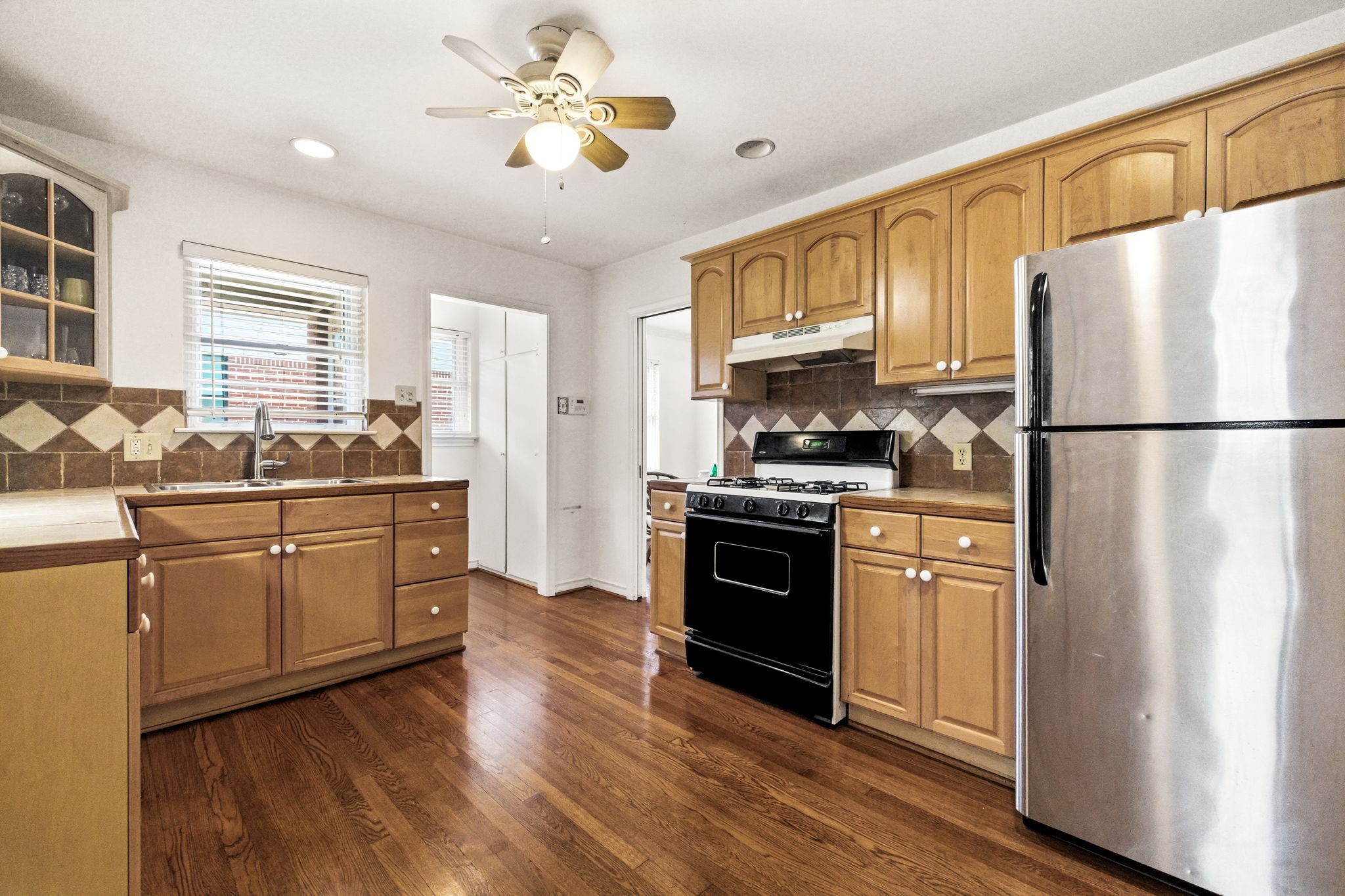 6524 Ravendale Lane Dallas TX 75214