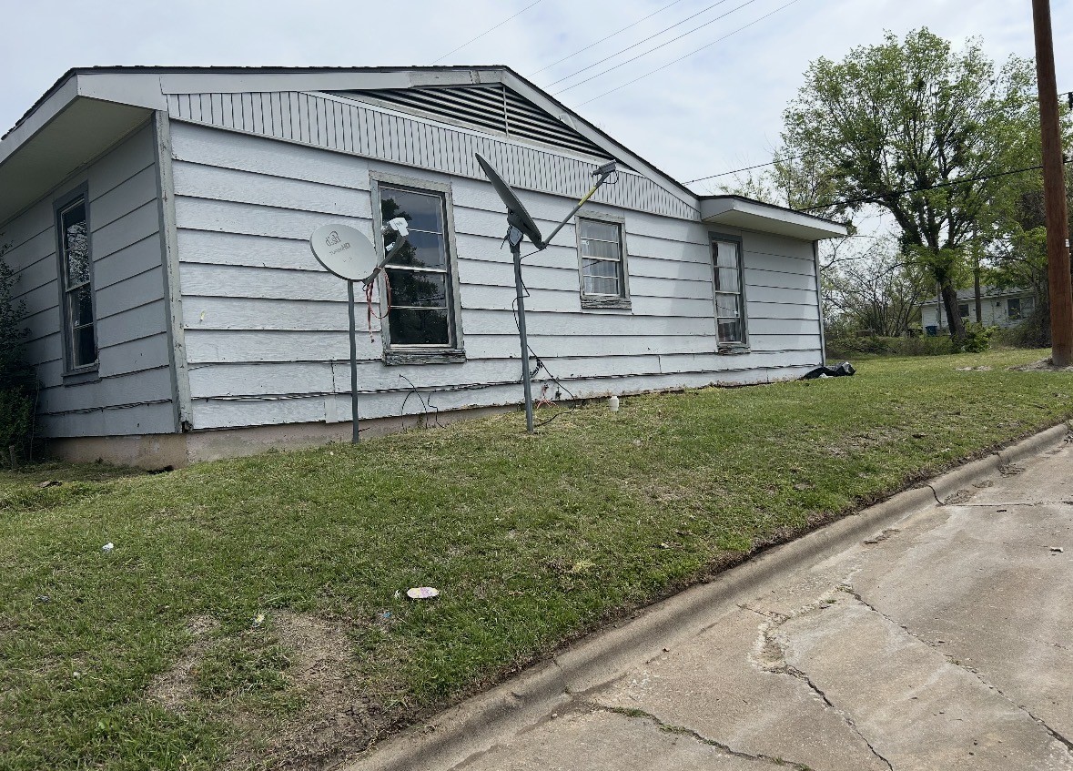 63 Mundt Street Denison TX 75020