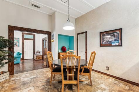 512 N Travis Street Granbury TX 76048