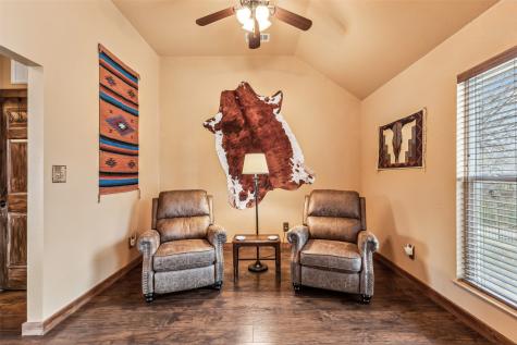 512 N Travis Street Granbury TX 76048