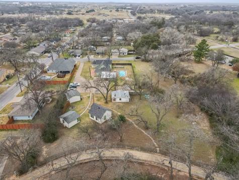 512 N Travis Street Granbury TX 76048