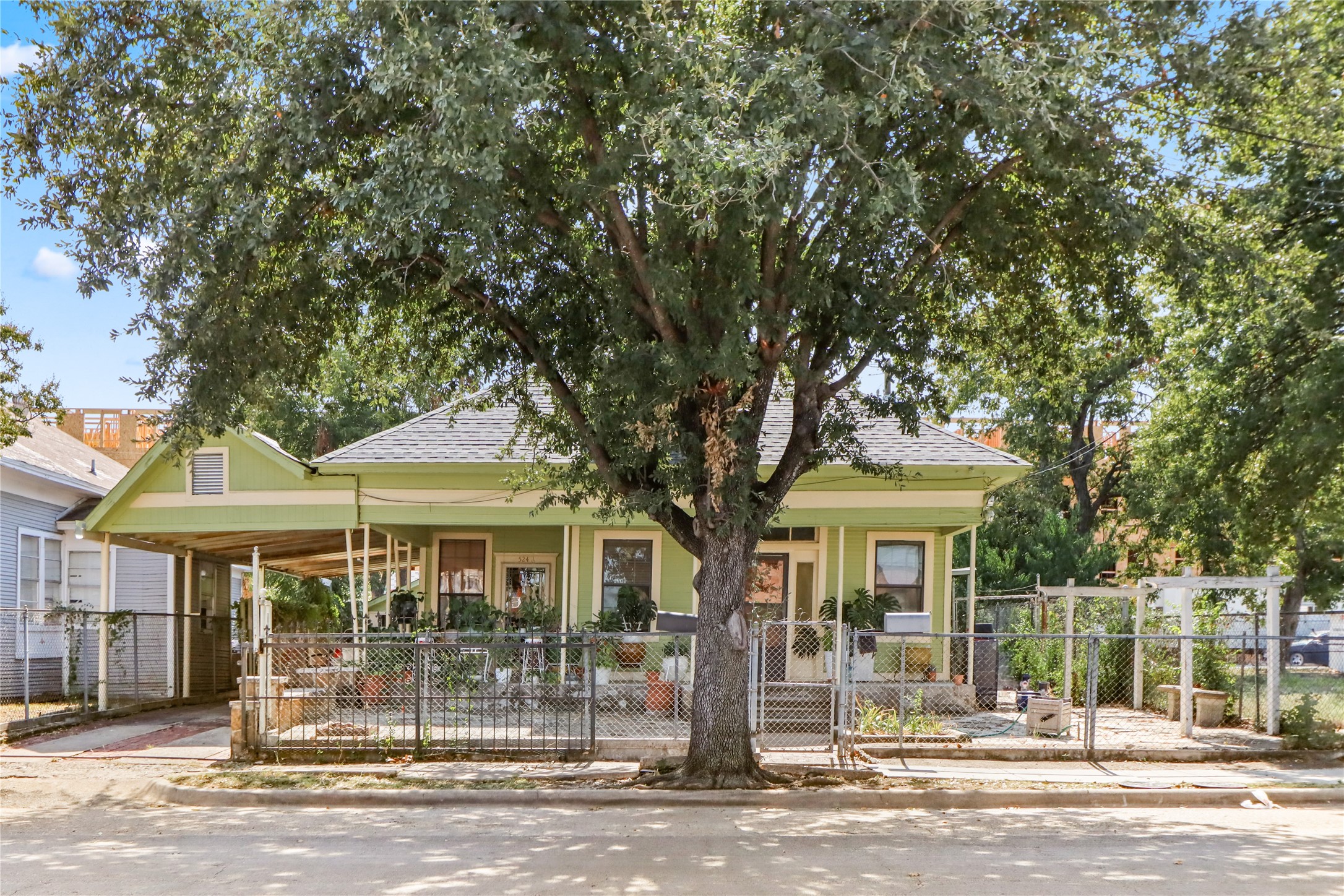524 W 7th Street Dallas TX 75208