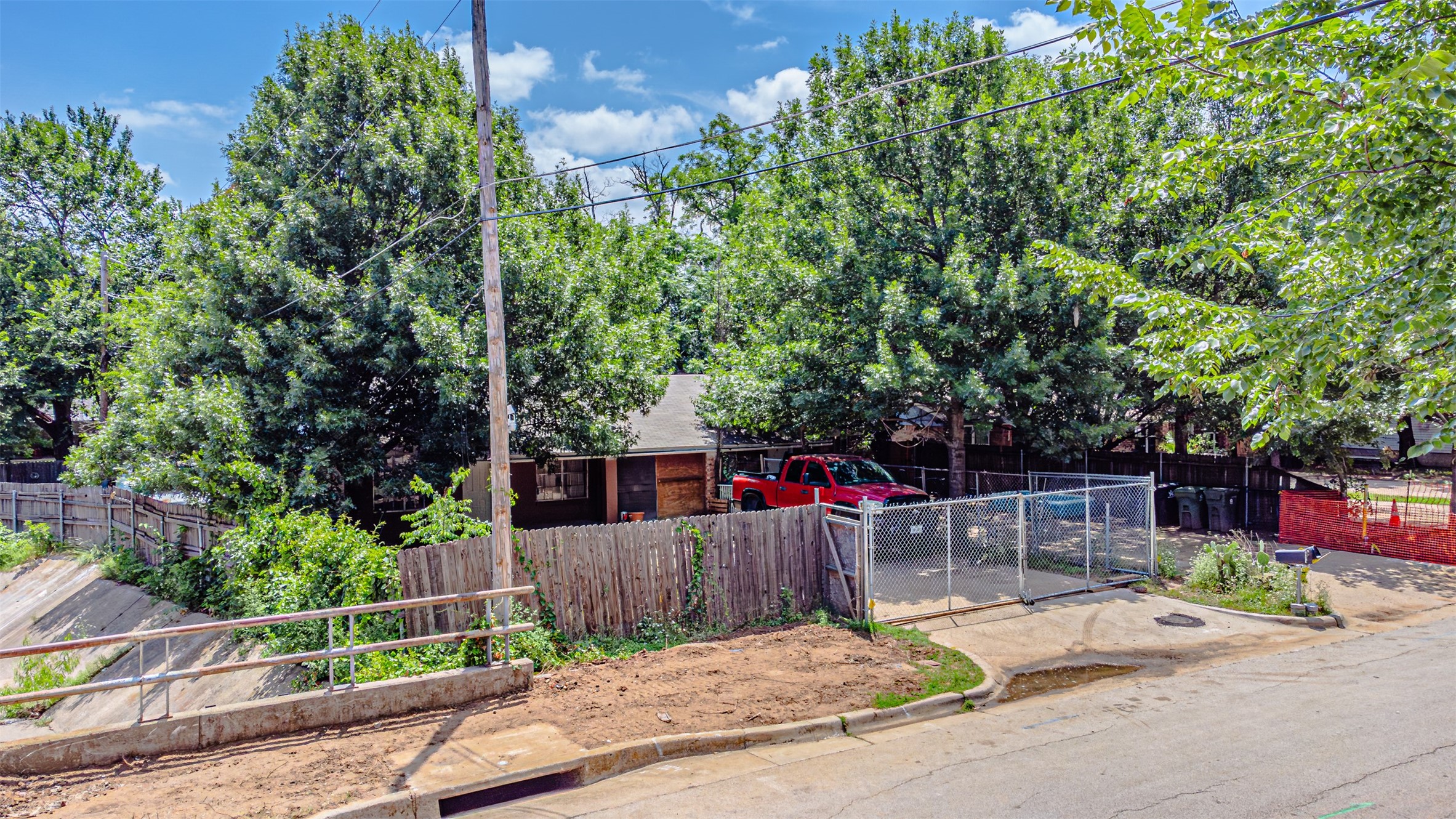 605 N Pecan Street Arlington TX 76011