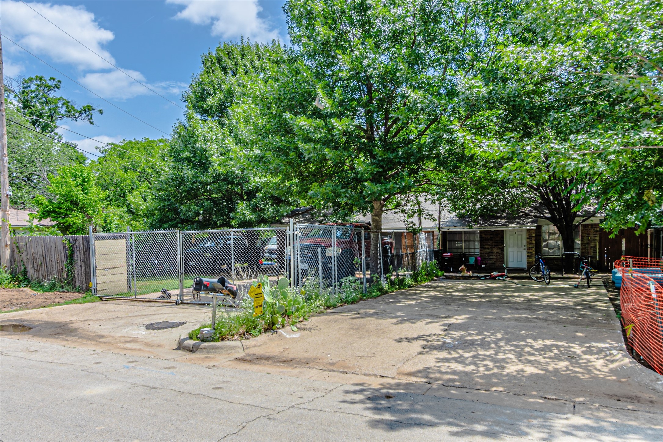605 N Pecan Street Arlington TX 76011