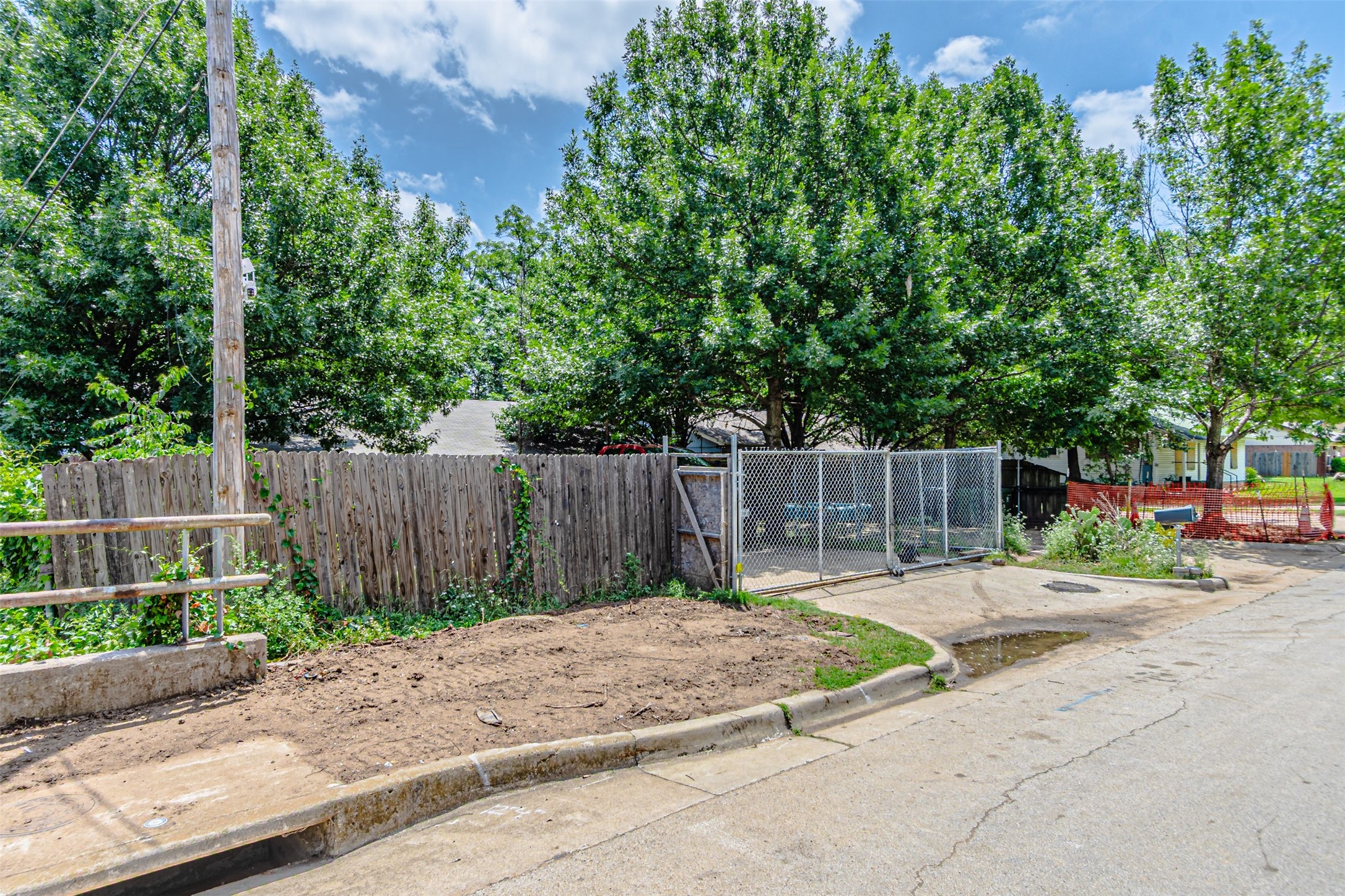 605 N Pecan Street Arlington TX 76011