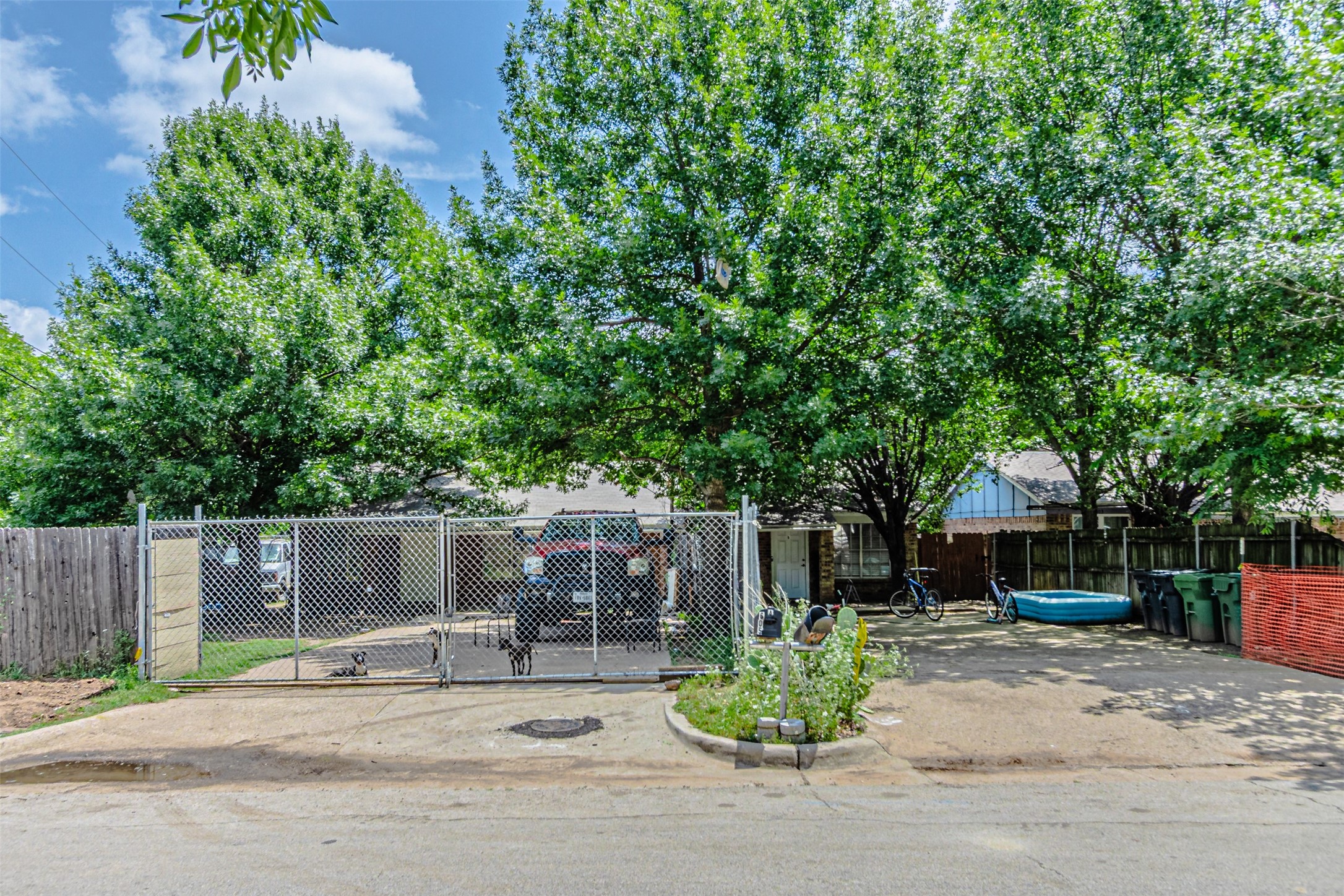 605 N Pecan Street Arlington TX 76011
