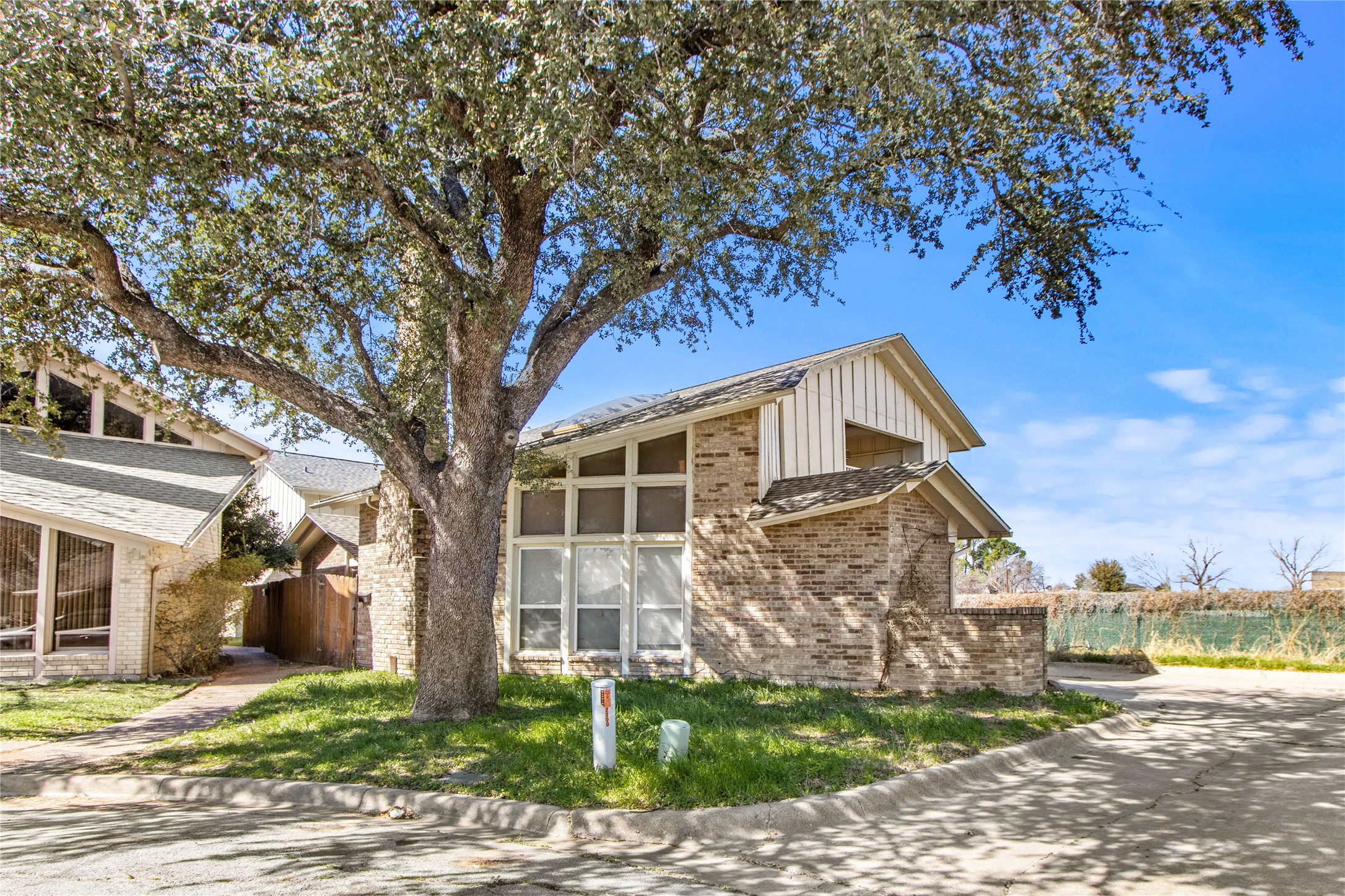 2200 Seville Court Dalworthington Gardens TX 76013