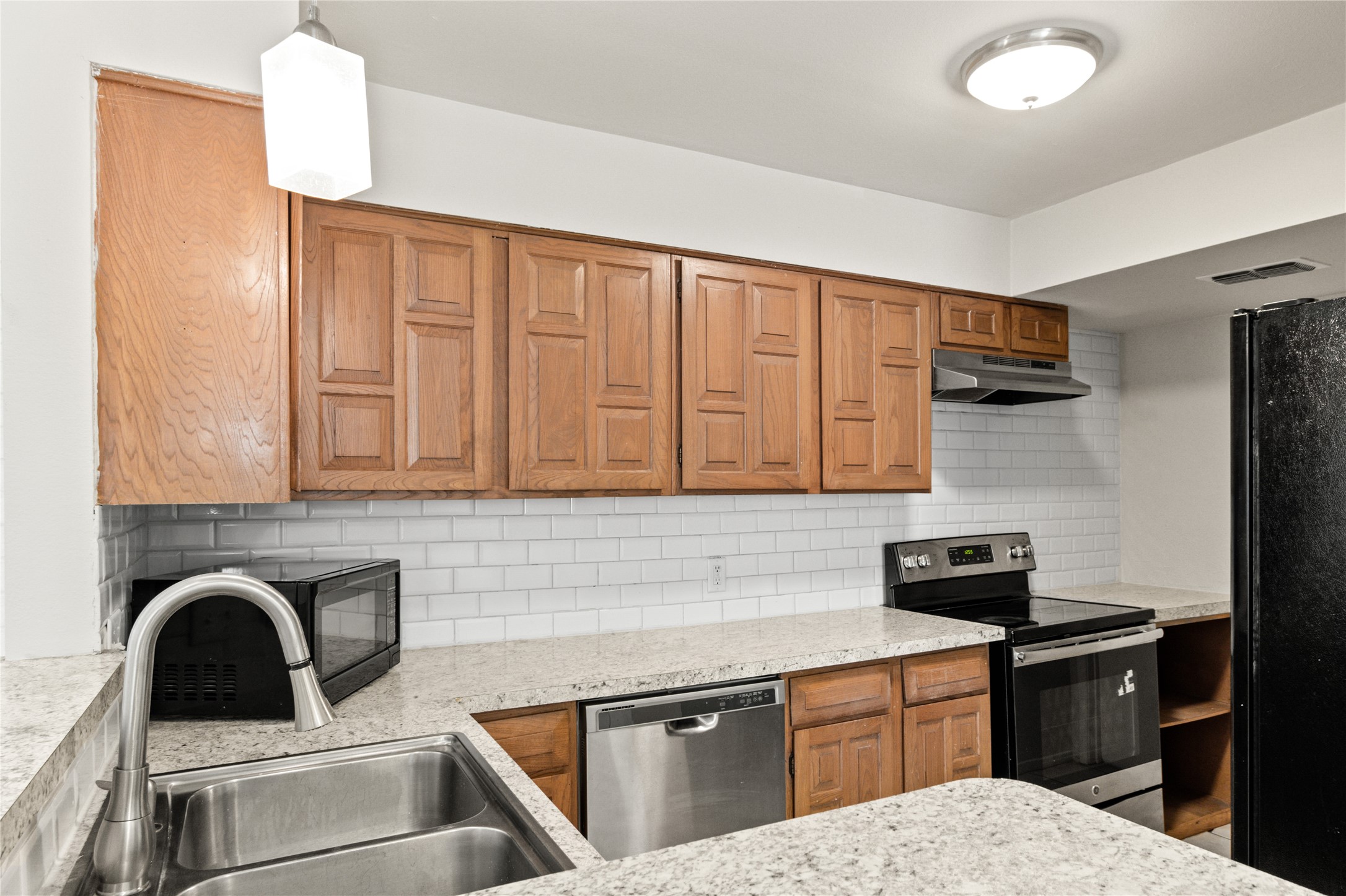 2200 Seville Court Dalworthington Gardens TX 76013