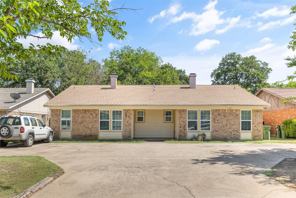 528 W Cedar Street Arlington TX 76011