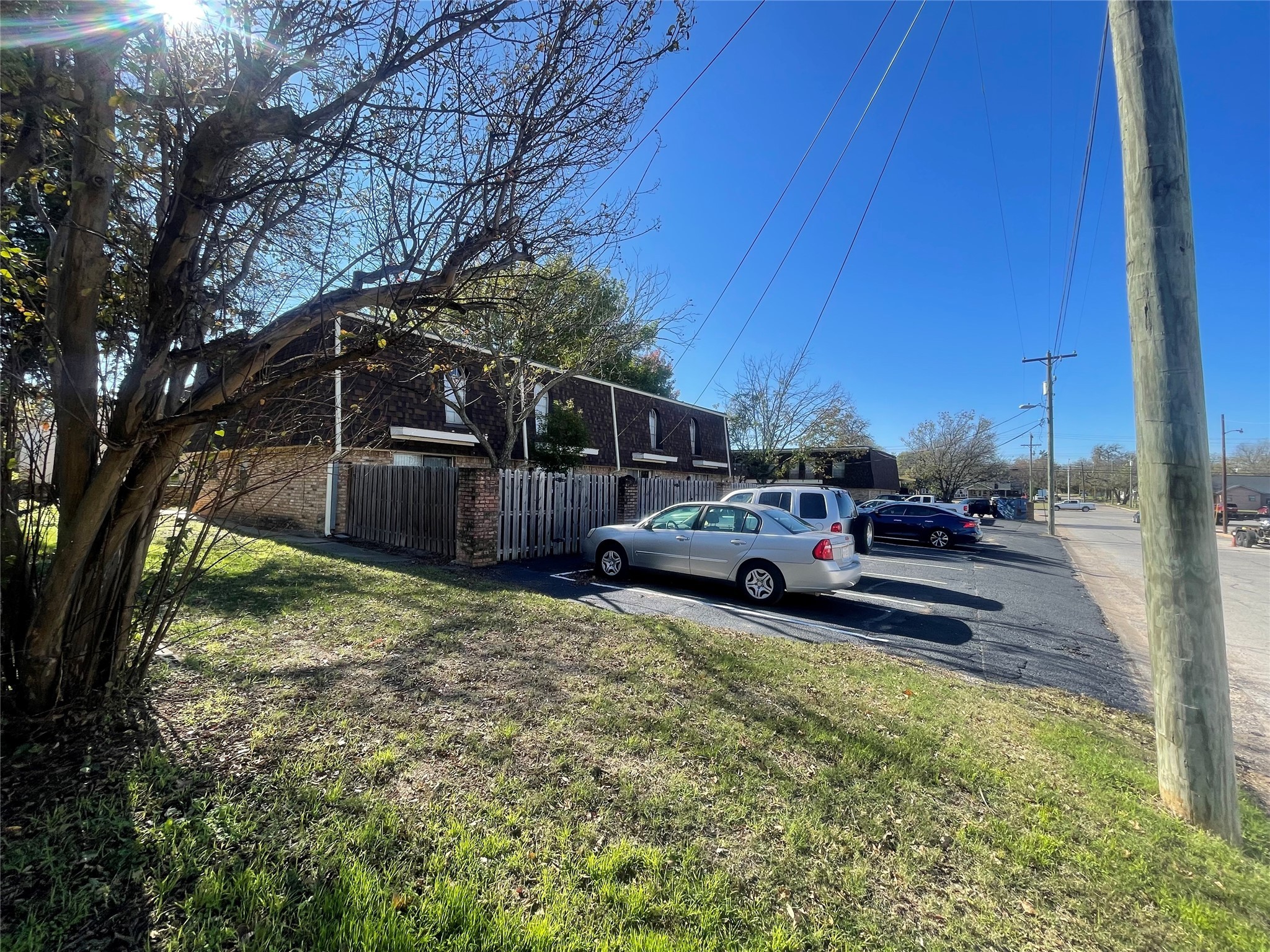 106 E Josephine Avenue Weatherford TX 76086