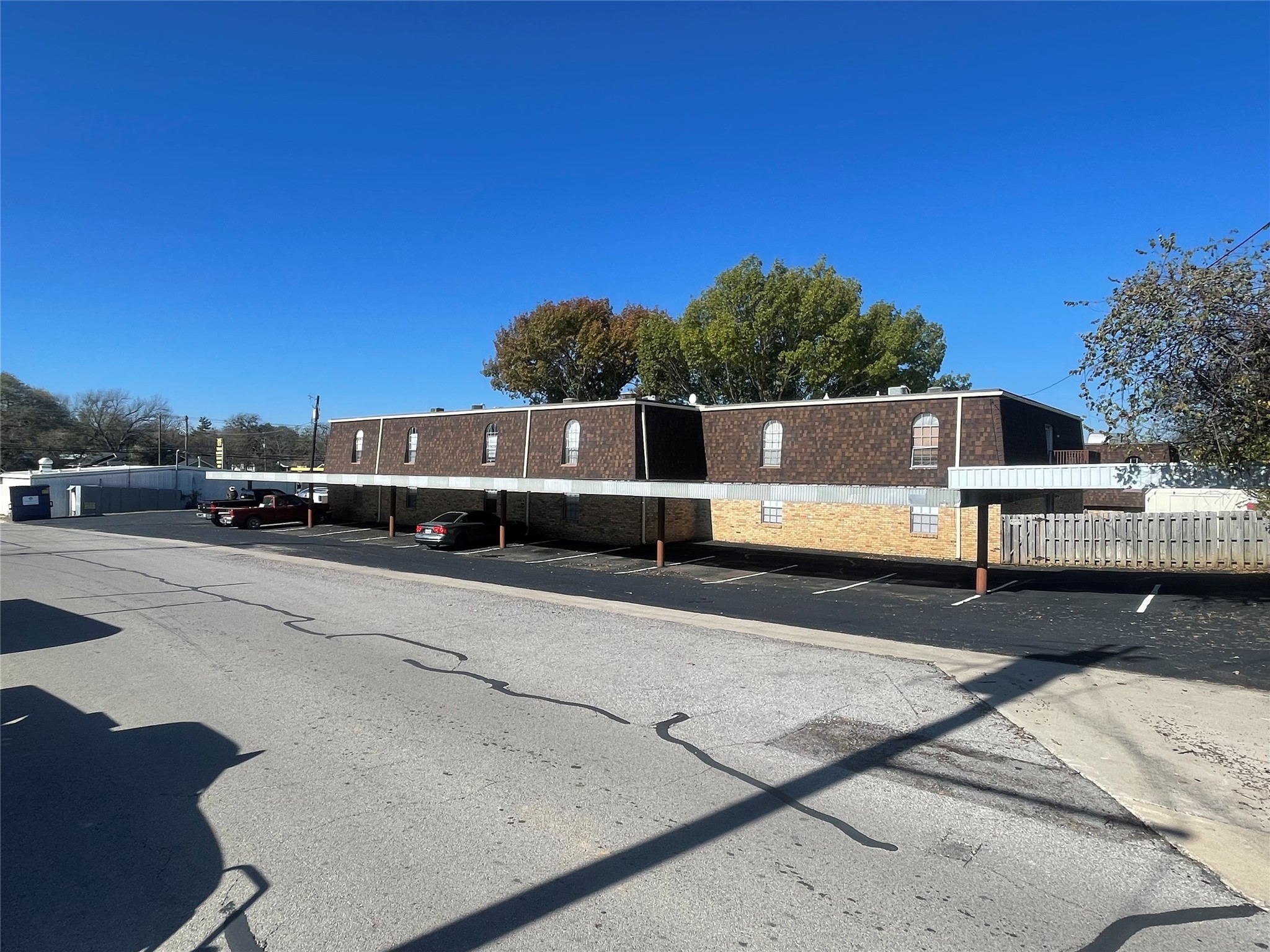 106 E Josephine Avenue Weatherford TX 76086