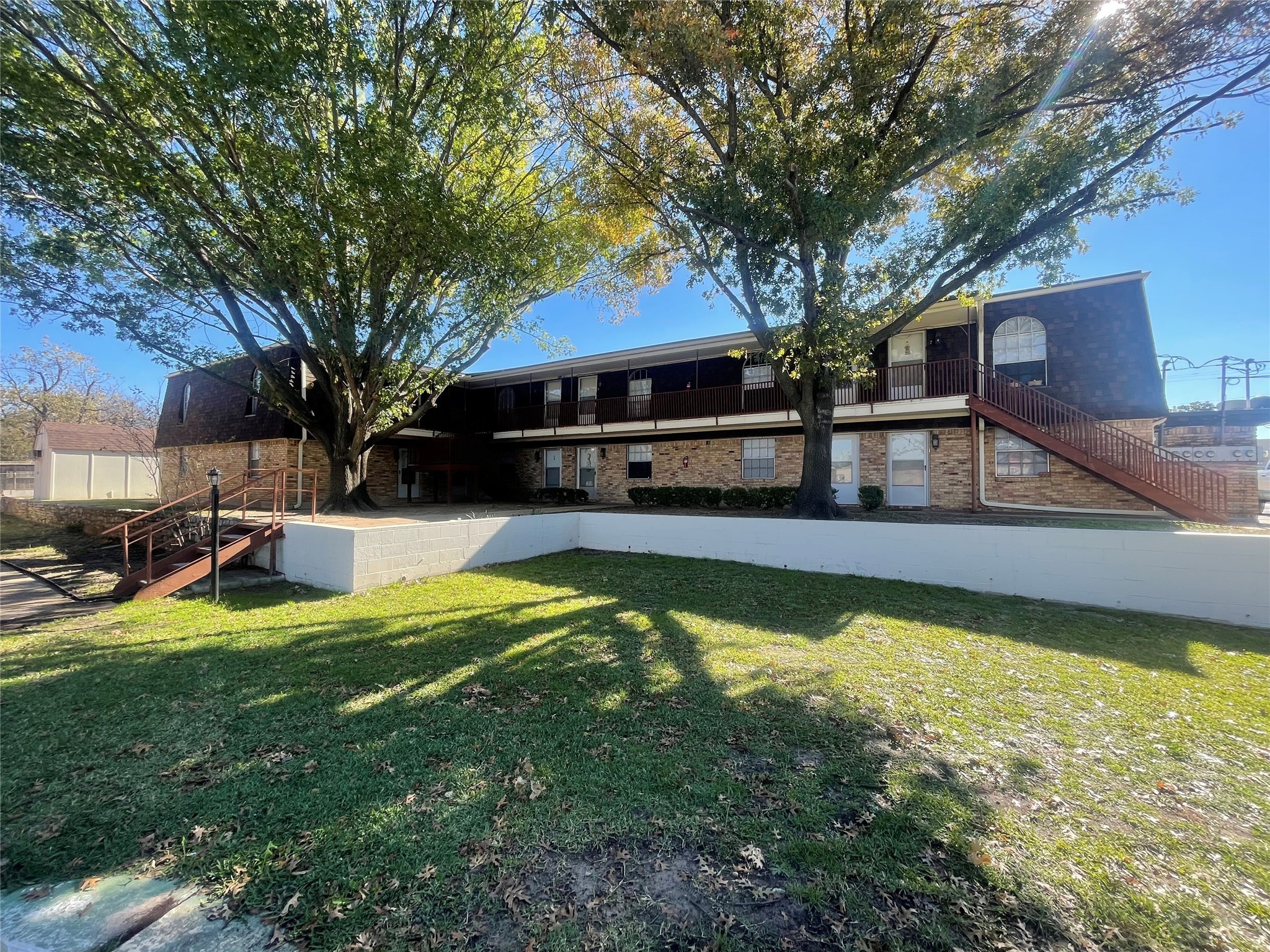 106 E Josephine Avenue Weatherford TX 76086