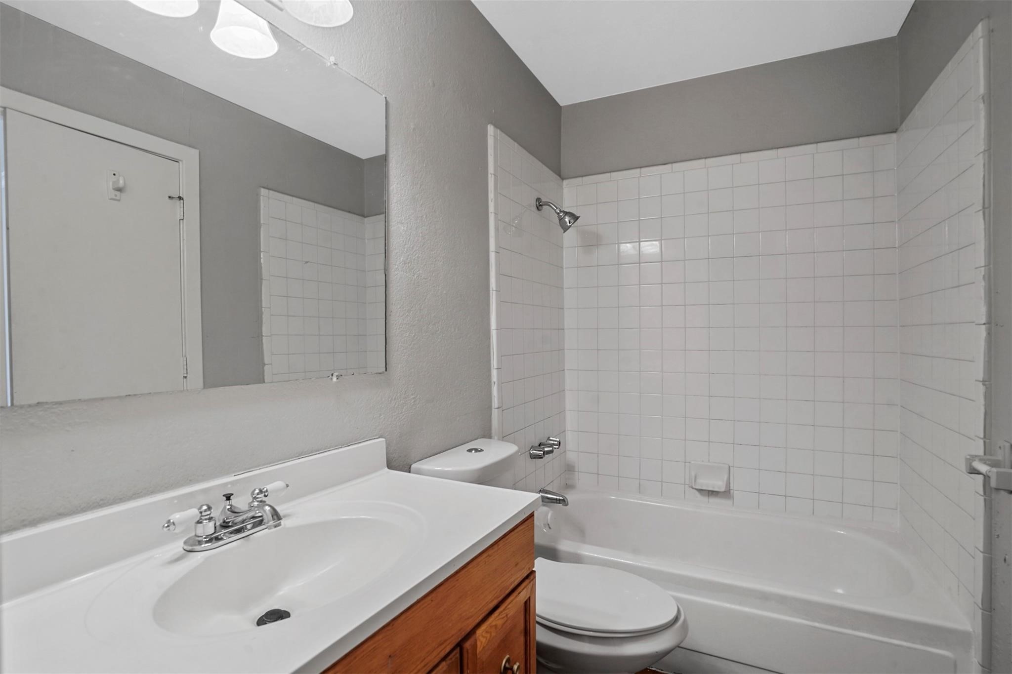 2156 Fleur De Lis Court Arlington TX 76012