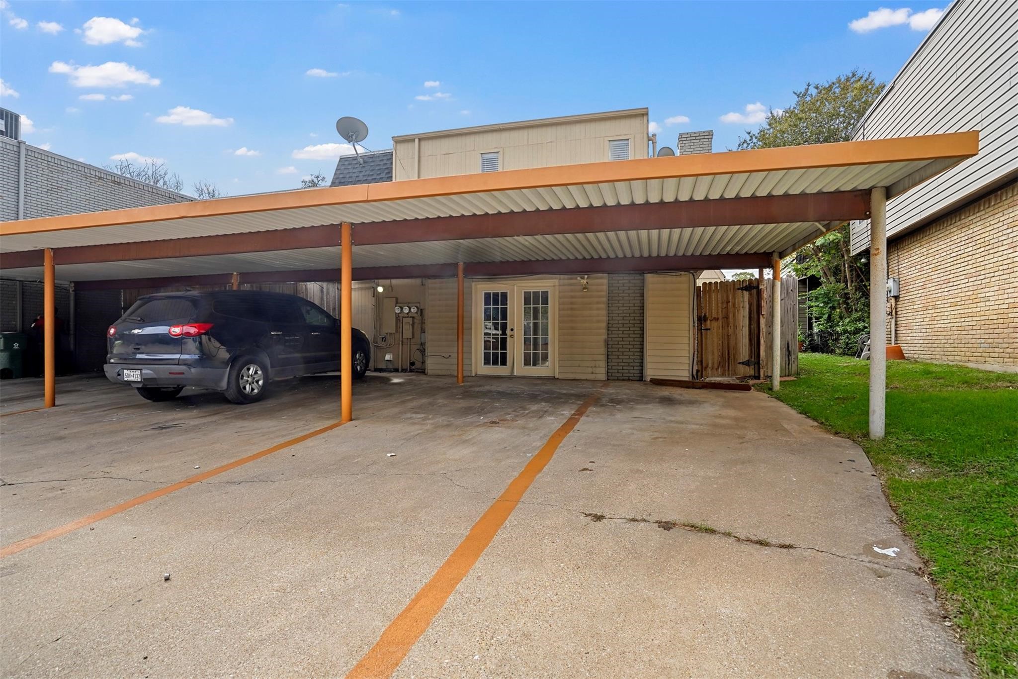 2156 Fleur De Lis Court Arlington TX 76012