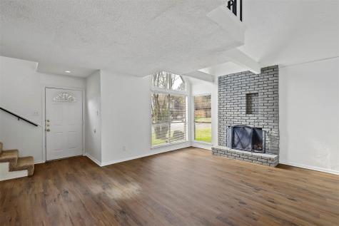 2156 Fleur De Lis Court Arlington TX 76012