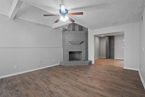 2156 Fleur De Lis Court Arlington TX 76012