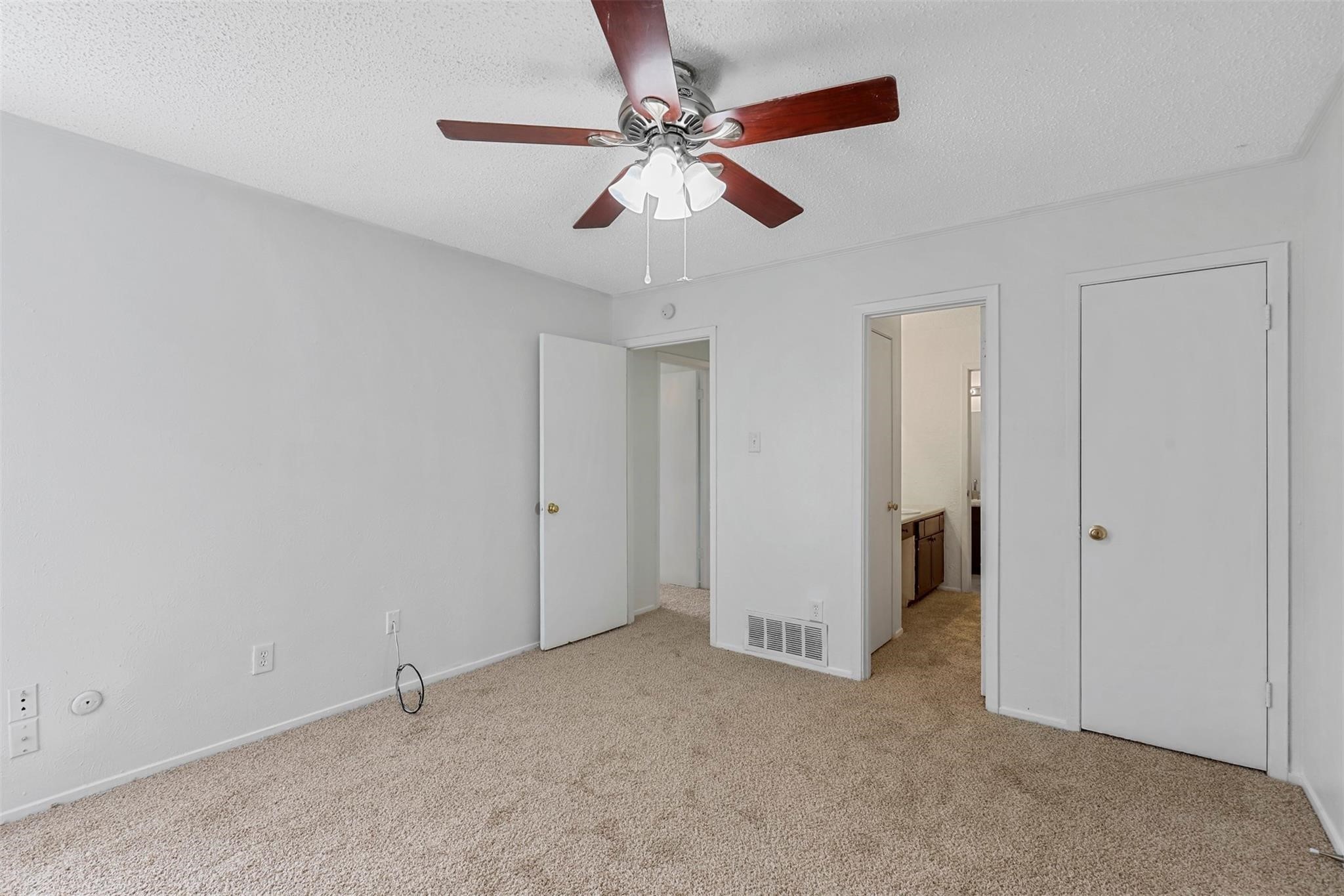 2156 Fleur De Lis Court Arlington TX 76012