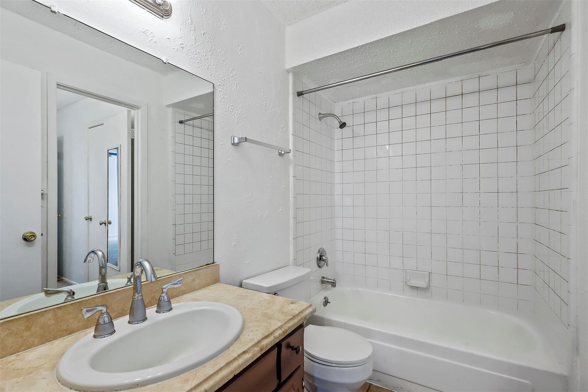 2156 Fleur De Lis Court Arlington TX 76012