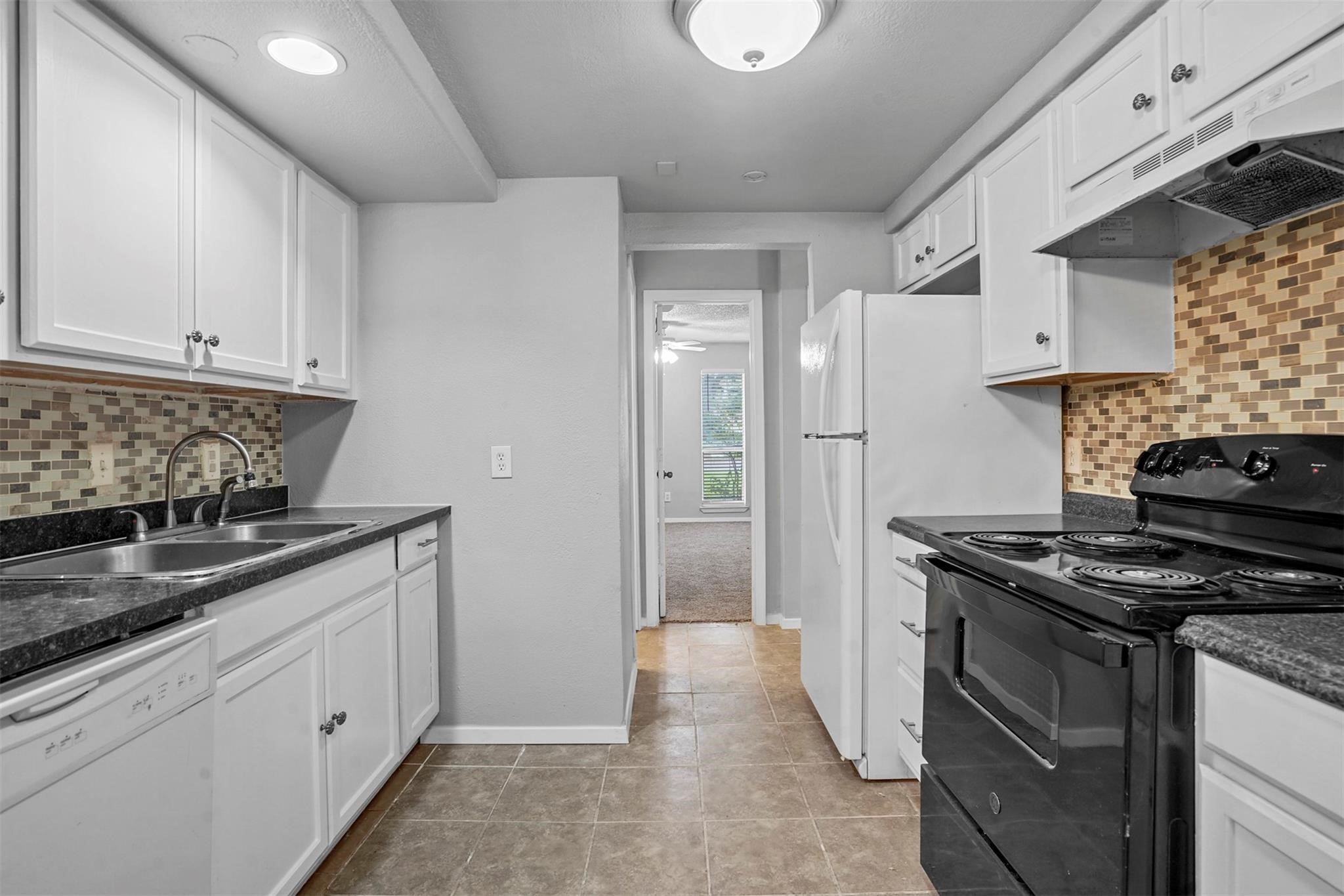 2156 Fleur De Lis Court Arlington TX 76012