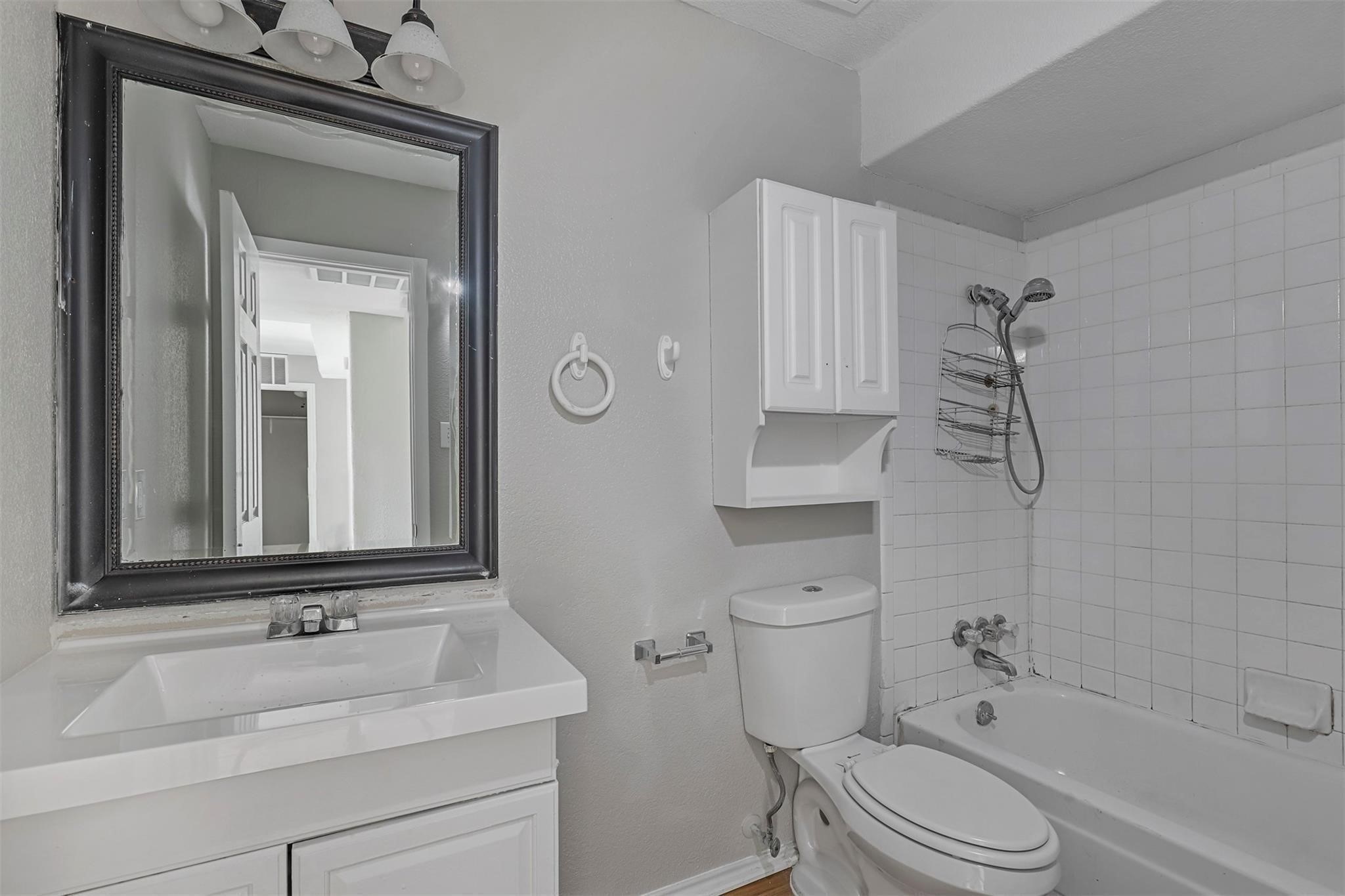 2156 Fleur De Lis Court Arlington TX 76012