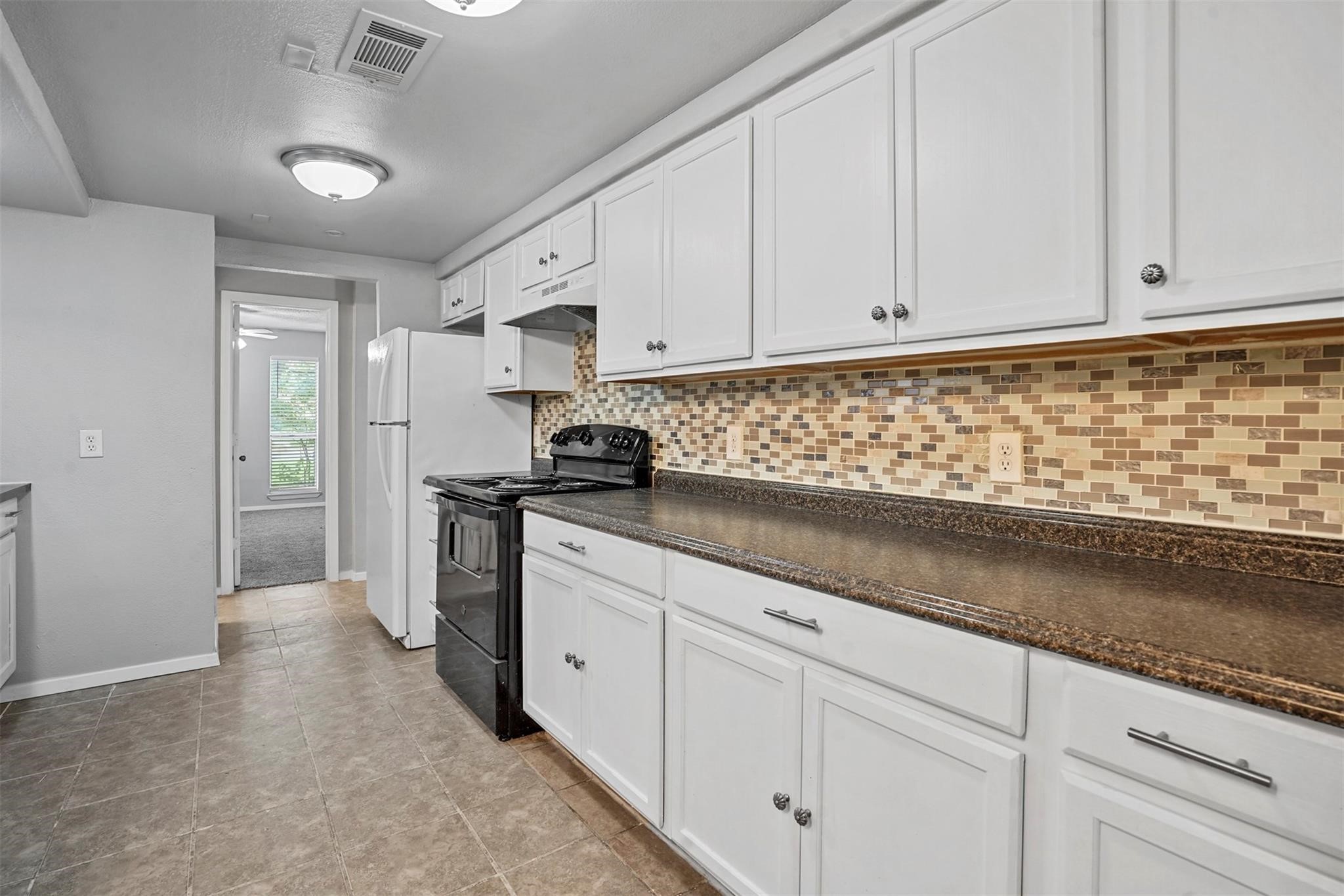2156 Fleur De Lis Court Arlington TX 76012