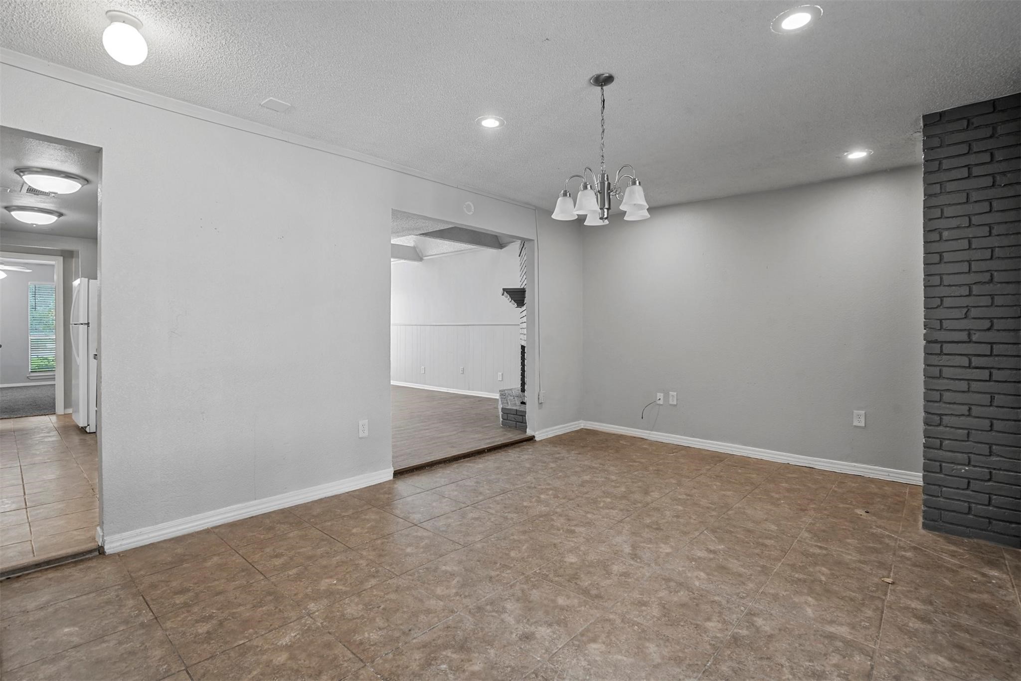 2156 Fleur De Lis Court Arlington TX 76012