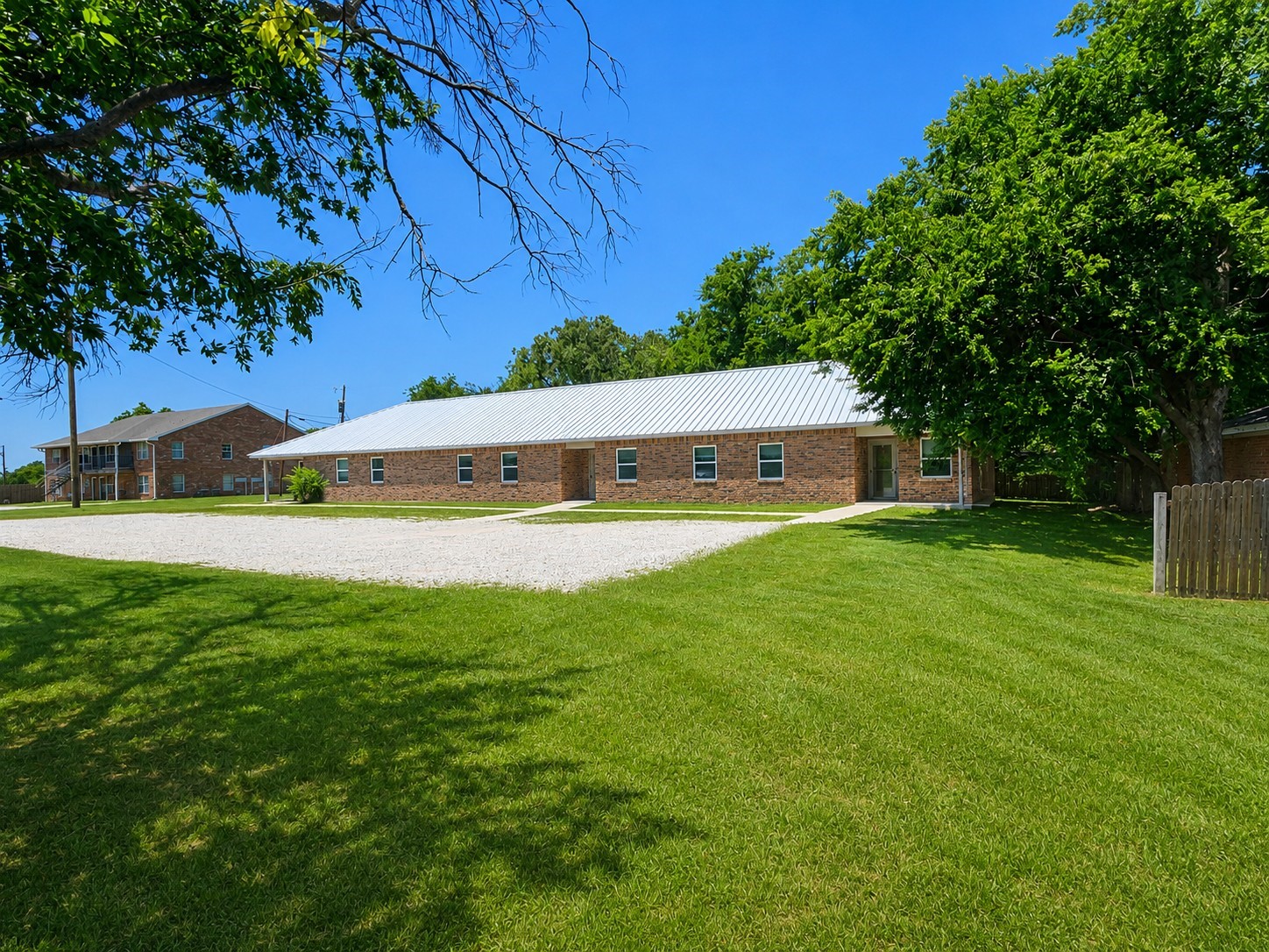 412 W Franklin Street Alvord TX 76225