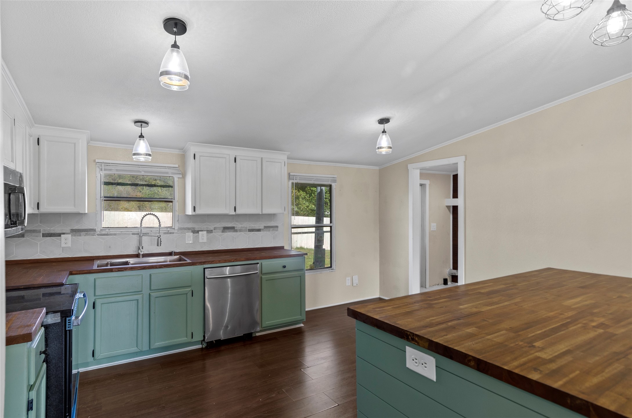 401 Barker Street Bowie TX 76230