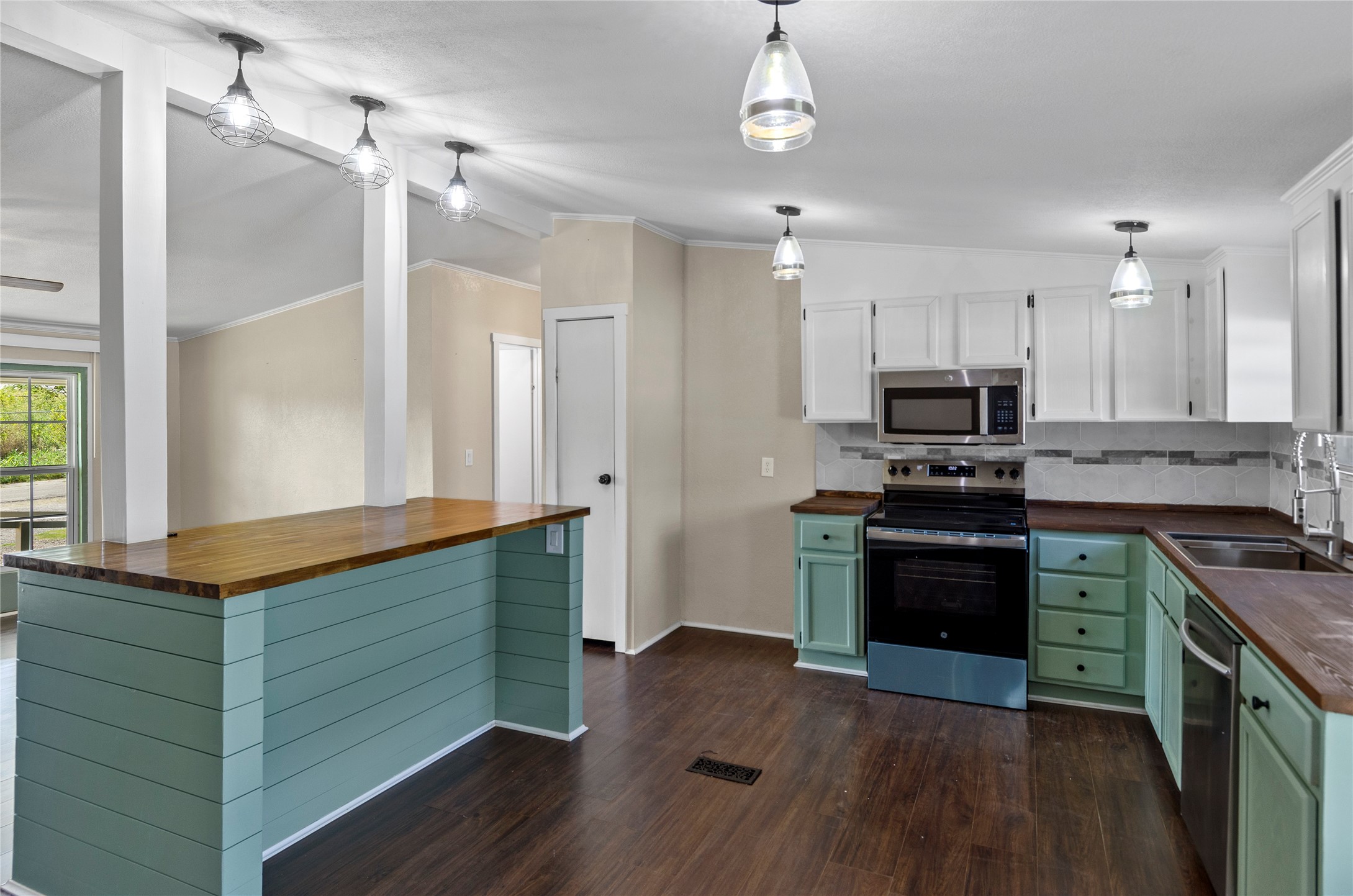 401 Barker Street Bowie TX 76230