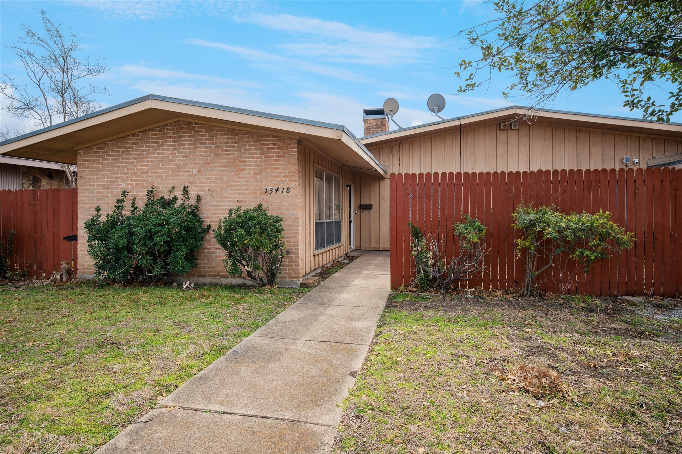 13416 Blossomheath Lane Dallas TX 75240