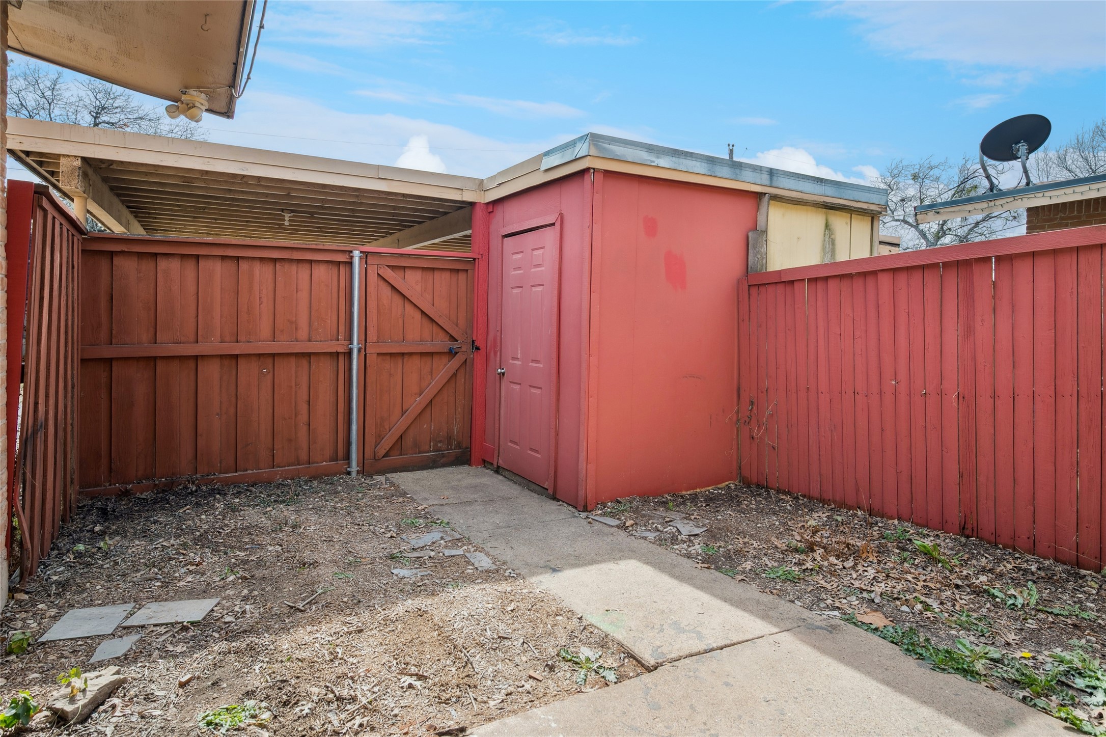 13416 Blossomheath Lane Dallas TX 75240