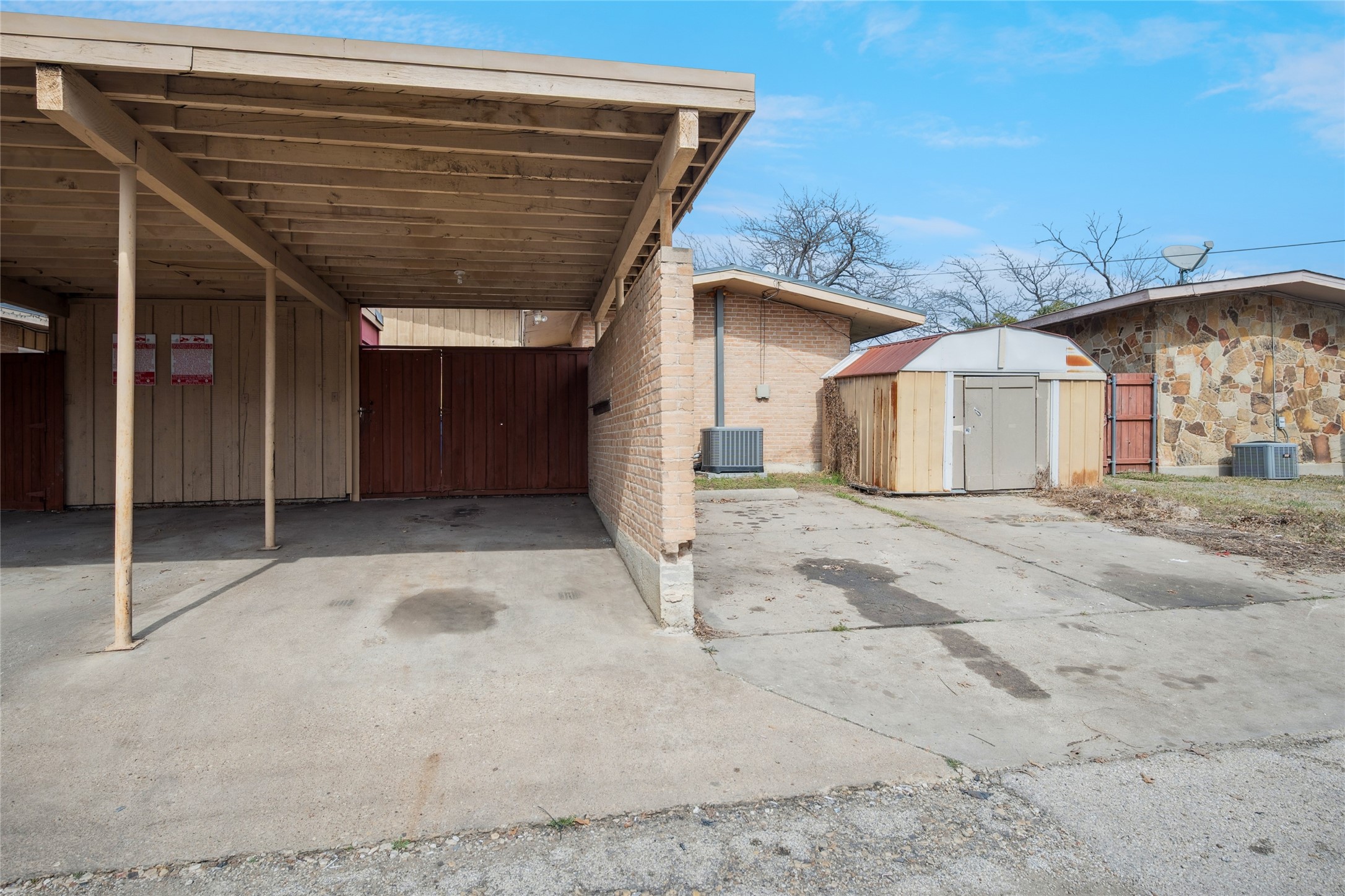 13416 Blossomheath Lane Dallas TX 75240